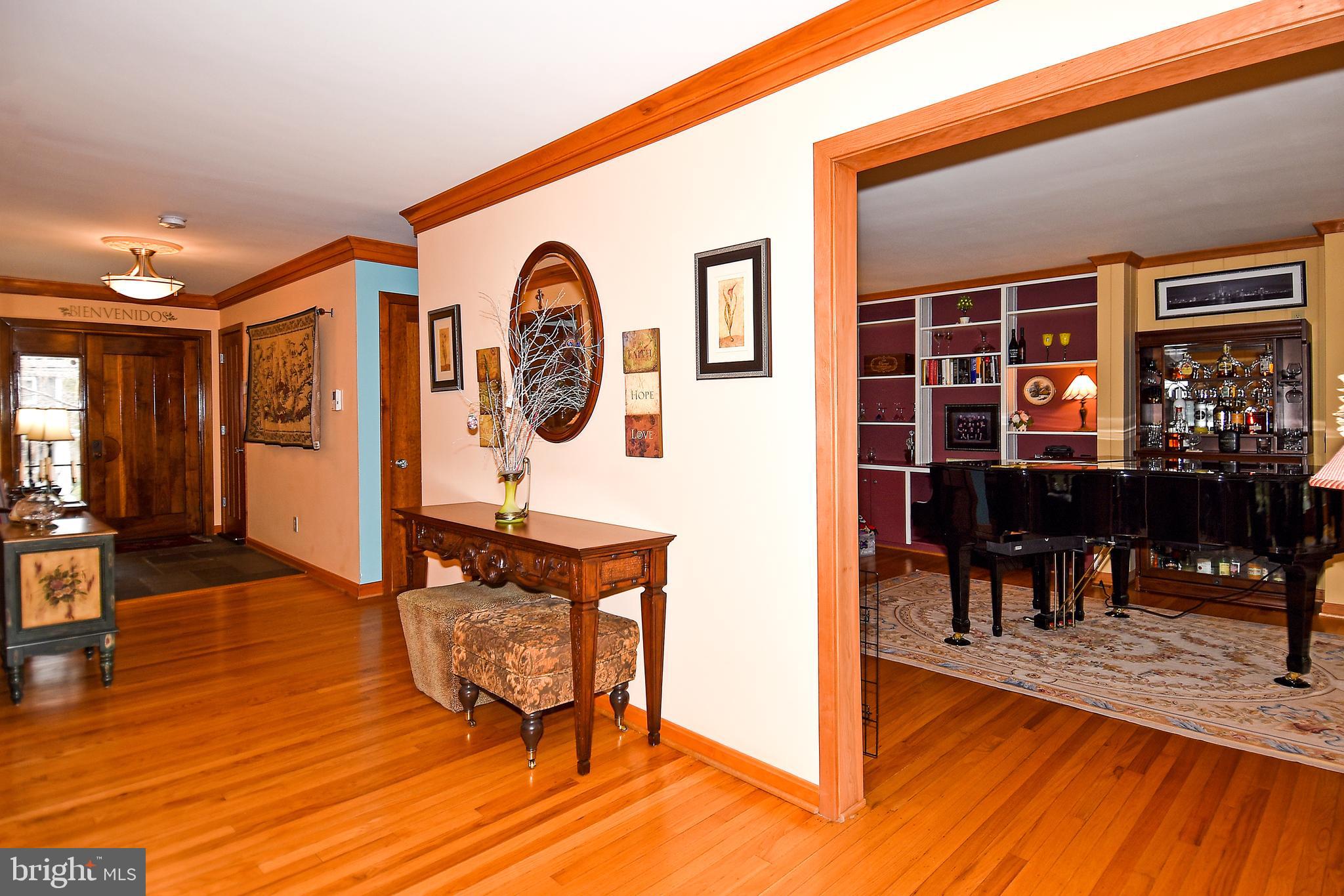 GOLF CLUB MANOR - Residential