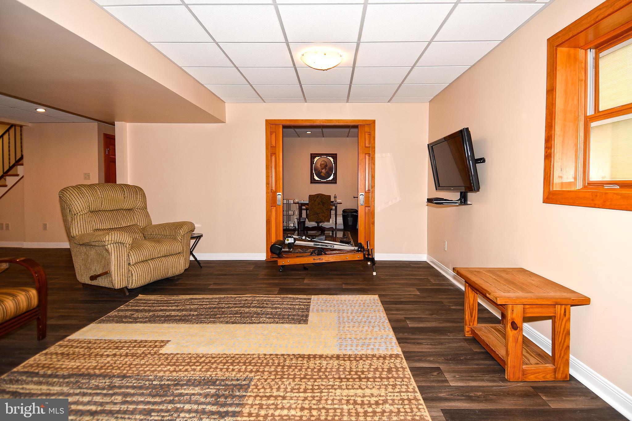 GOLF CLUB MANOR - Residential