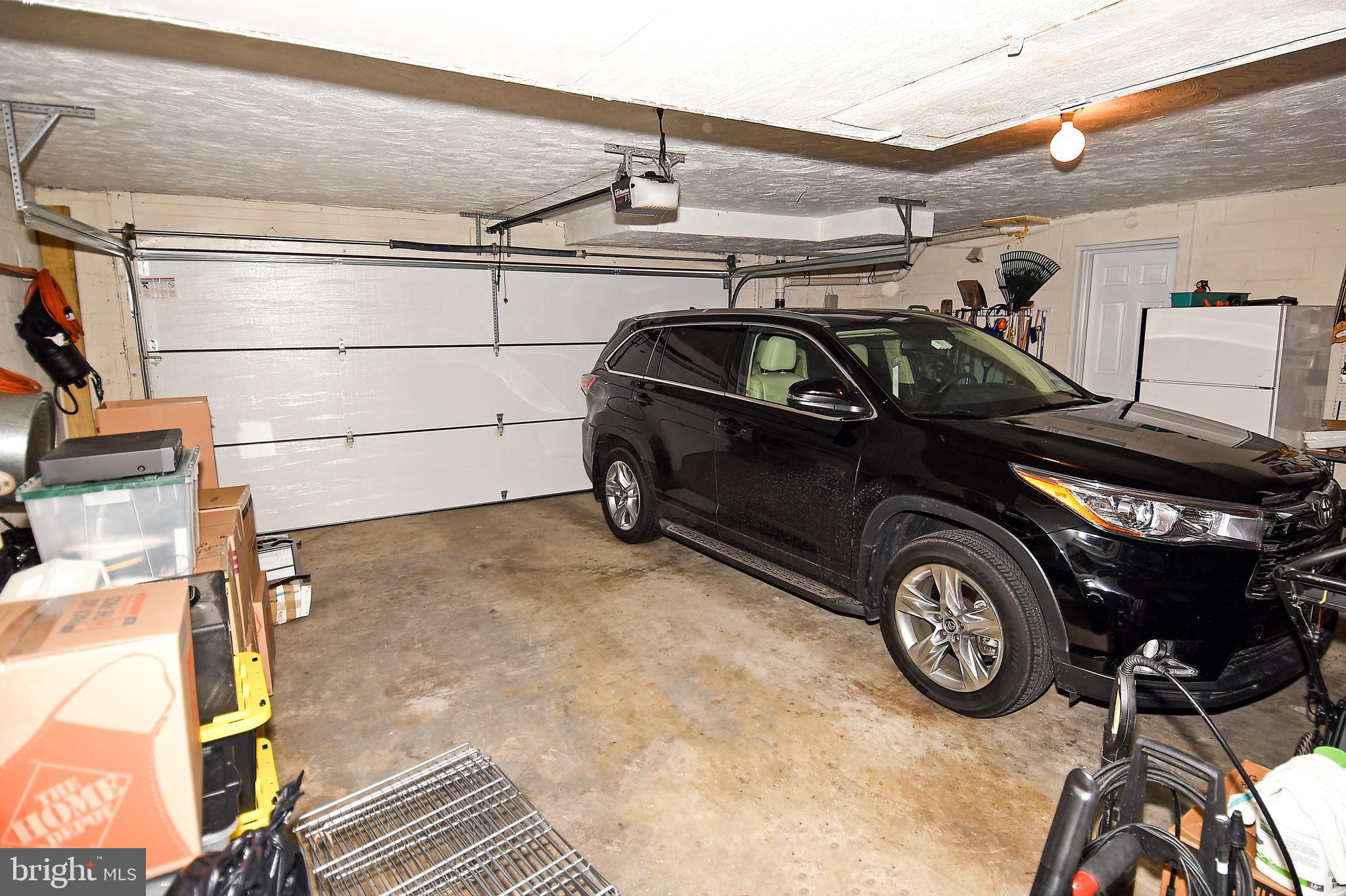 GOLF CLUB MANOR - Residential