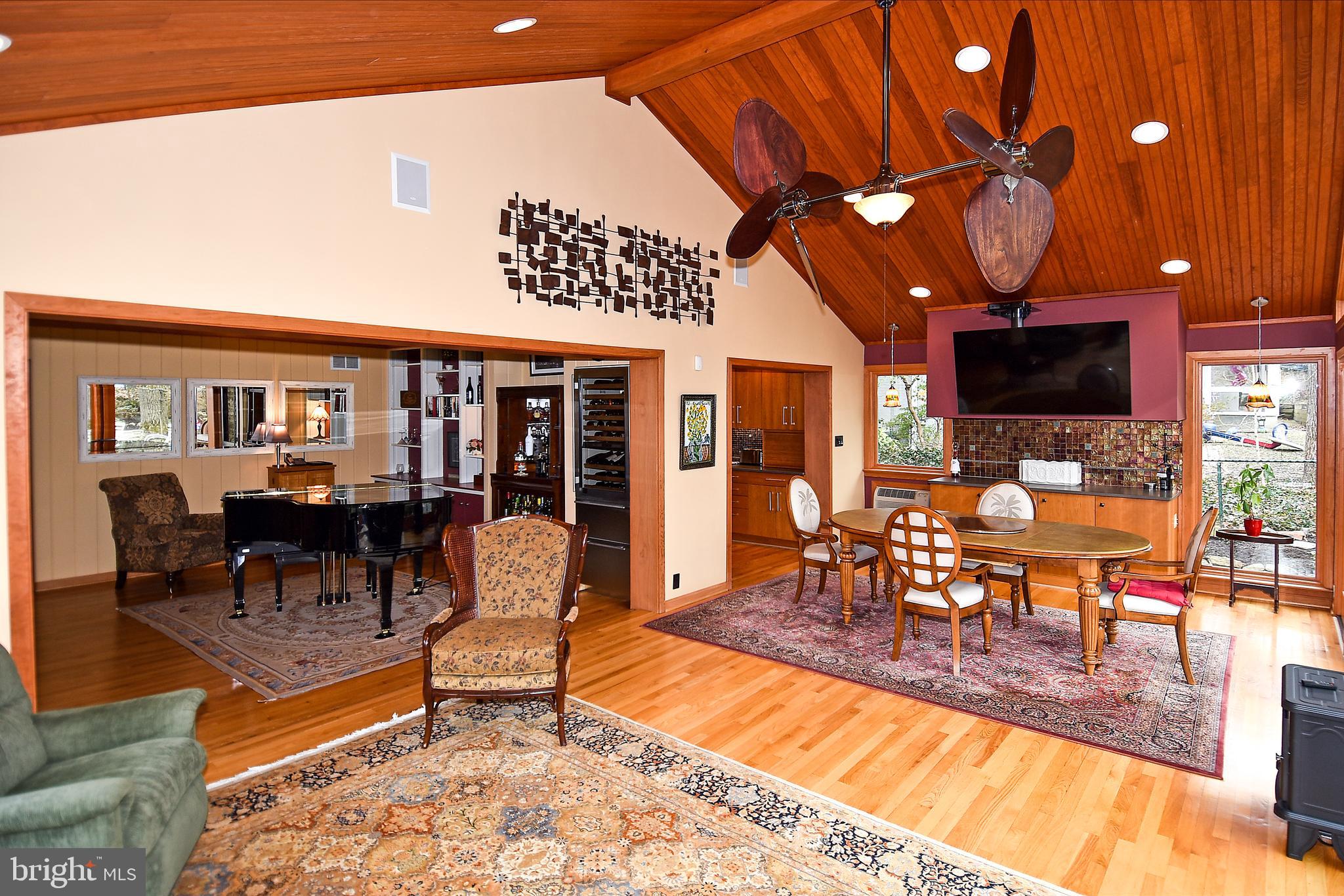 GOLF CLUB MANOR - Residential