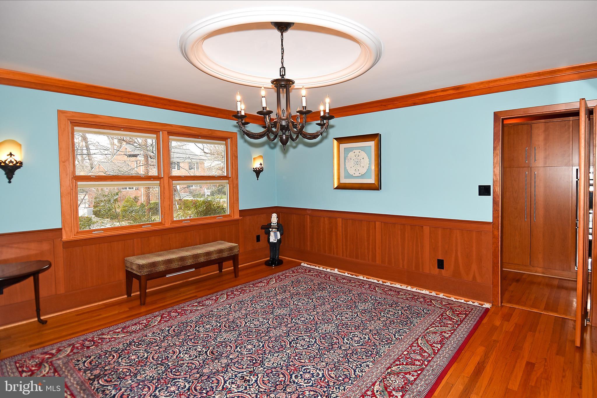 GOLF CLUB MANOR - Residential