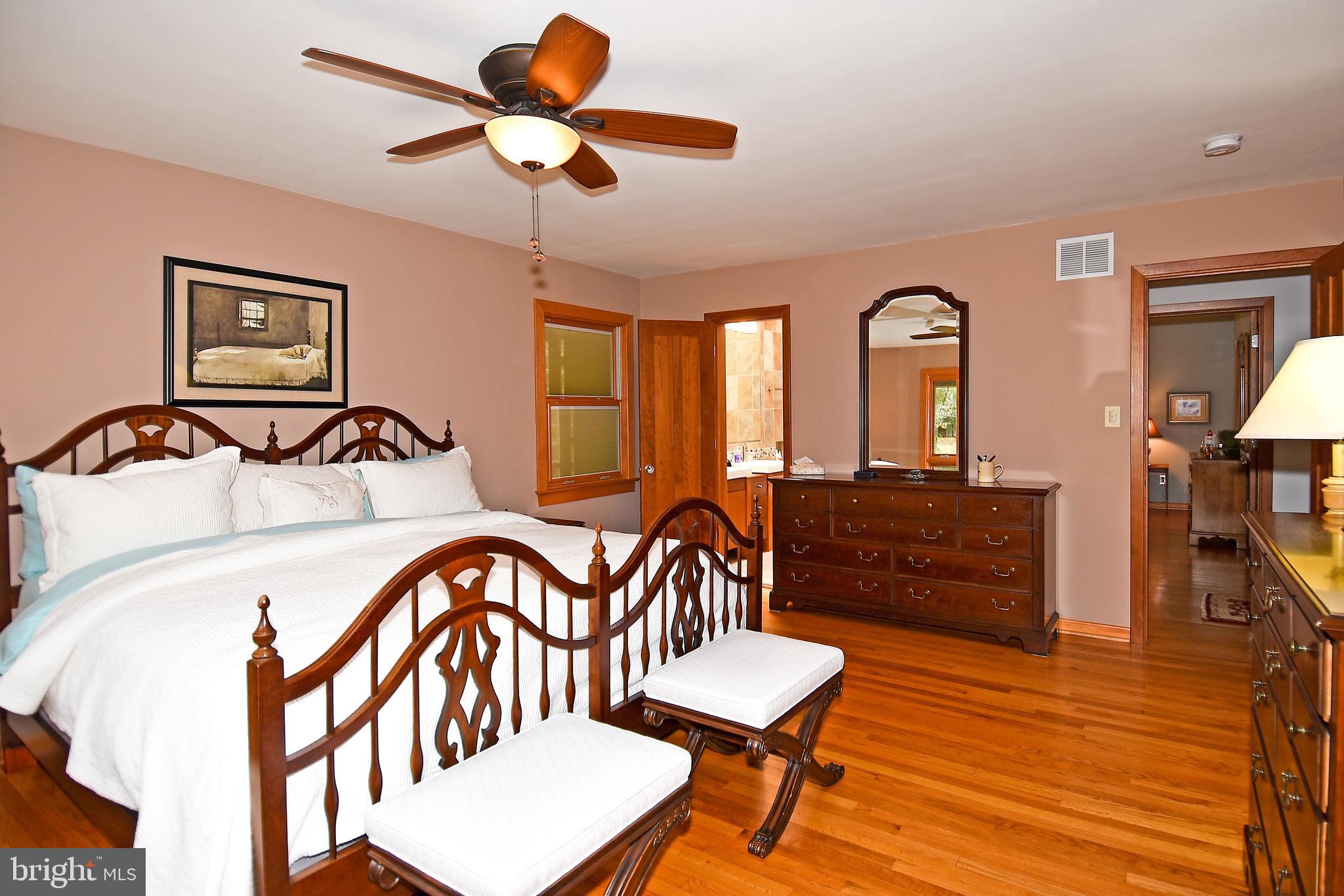 GOLF CLUB MANOR - Residential