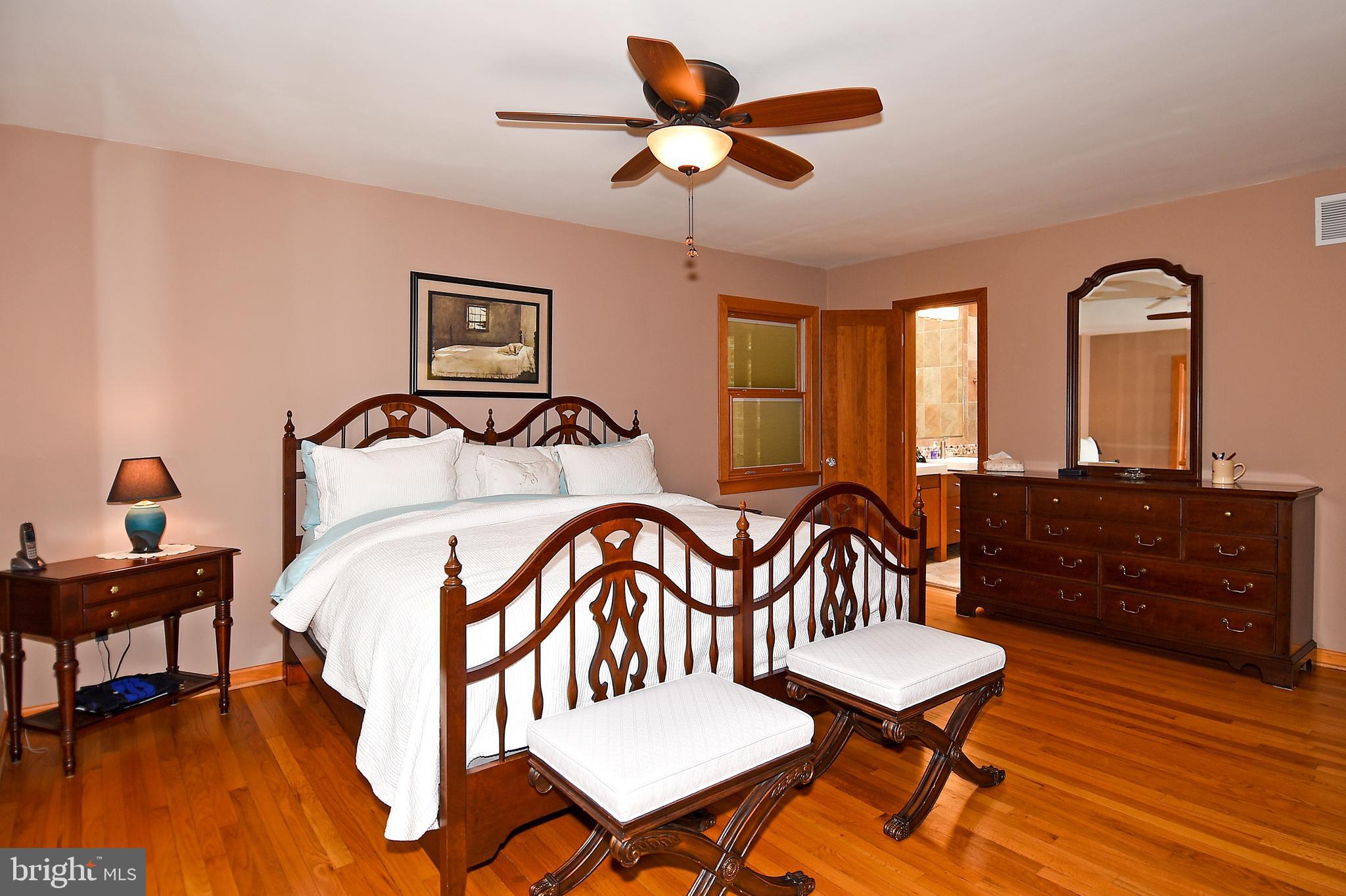 GOLF CLUB MANOR - Residential