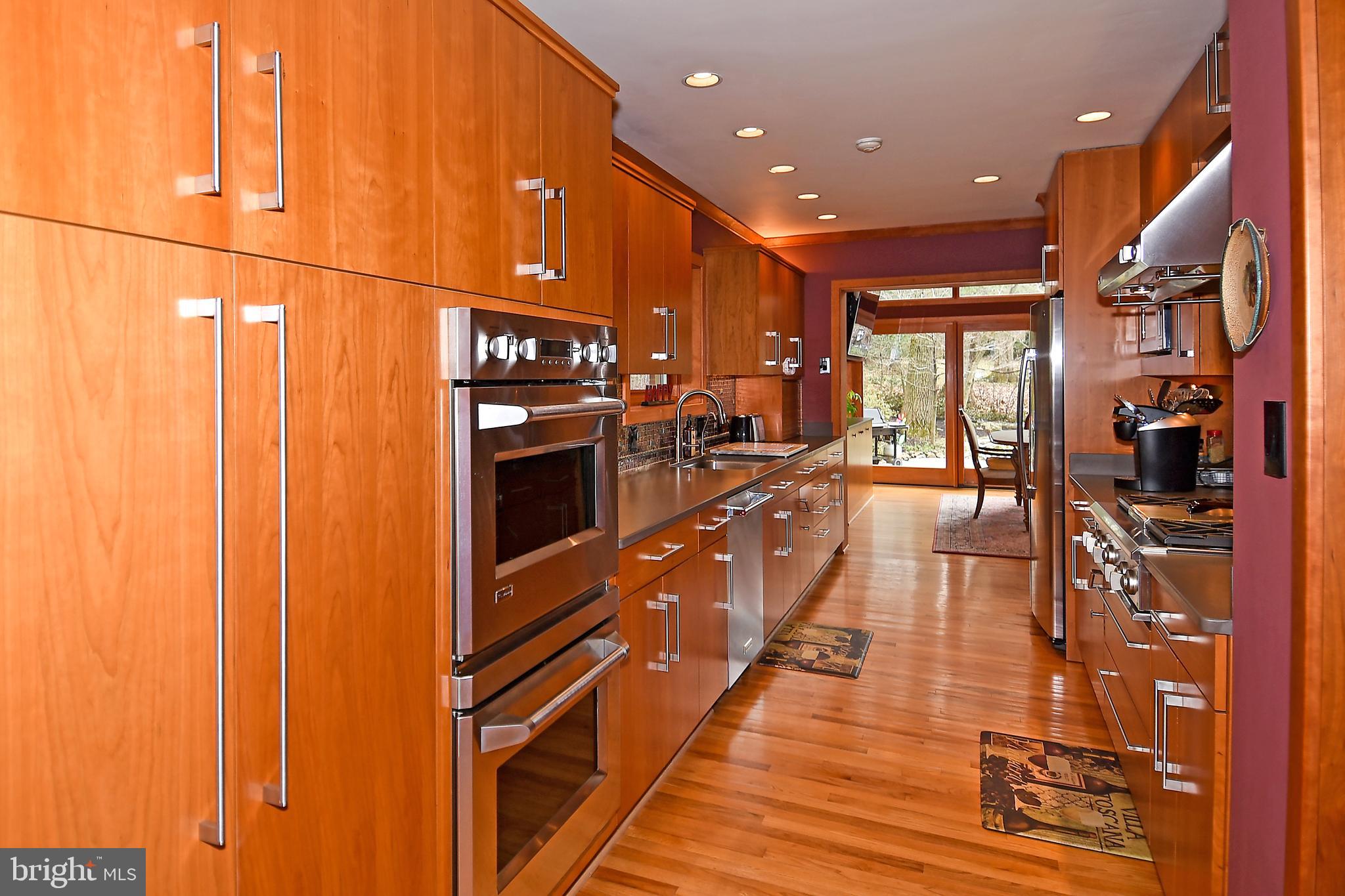 GOLF CLUB MANOR - Residential