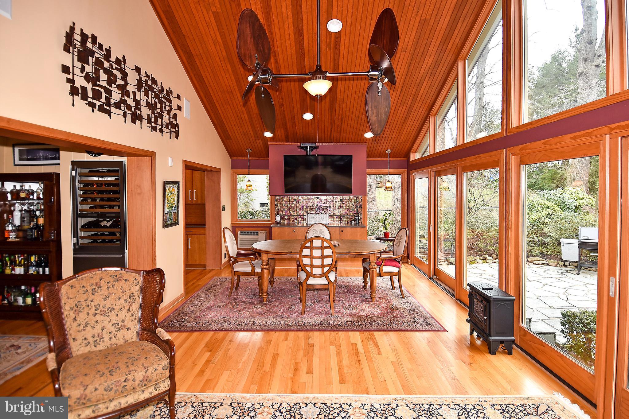 GOLF CLUB MANOR - Residential