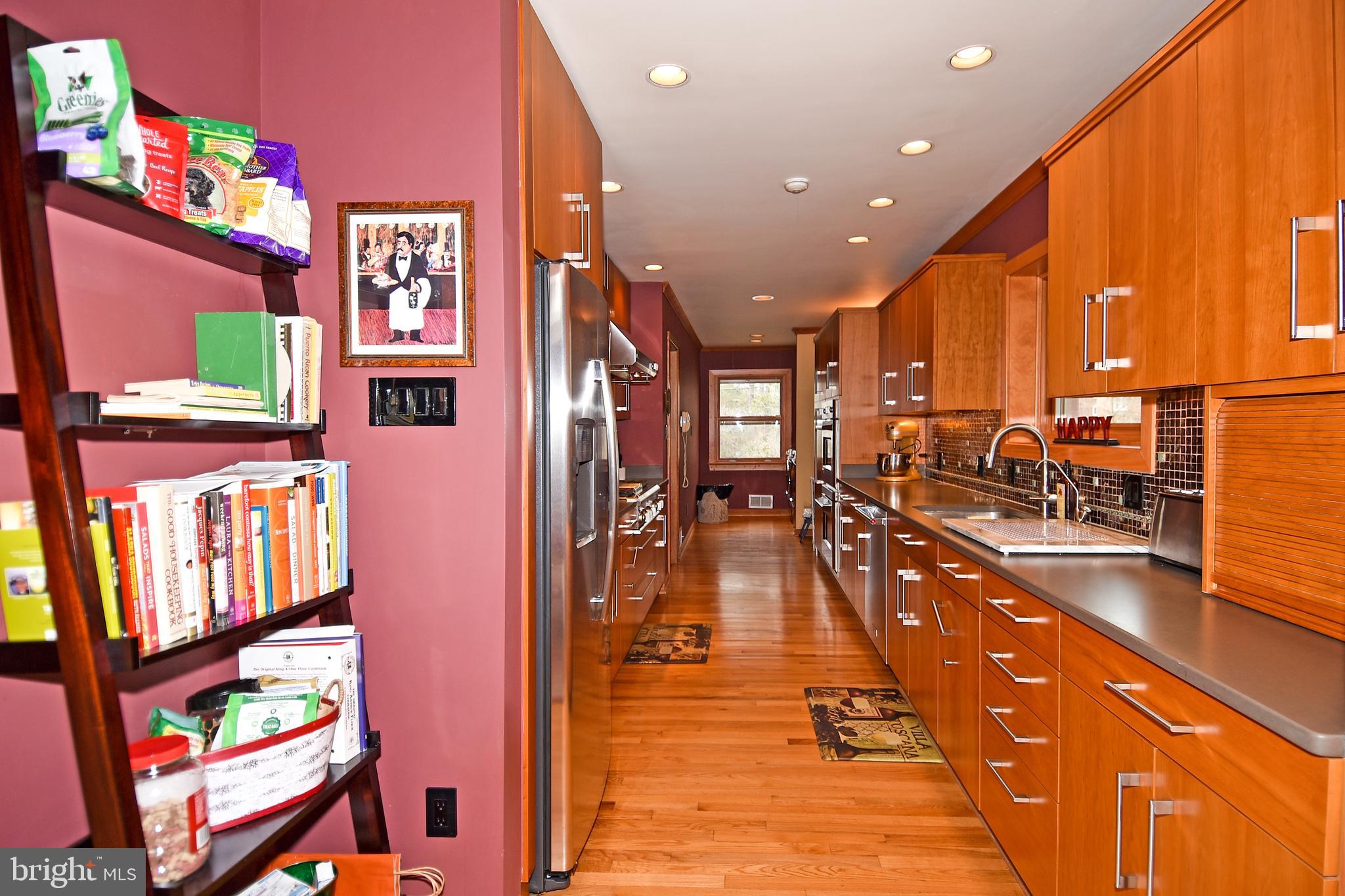 GOLF CLUB MANOR - Residential