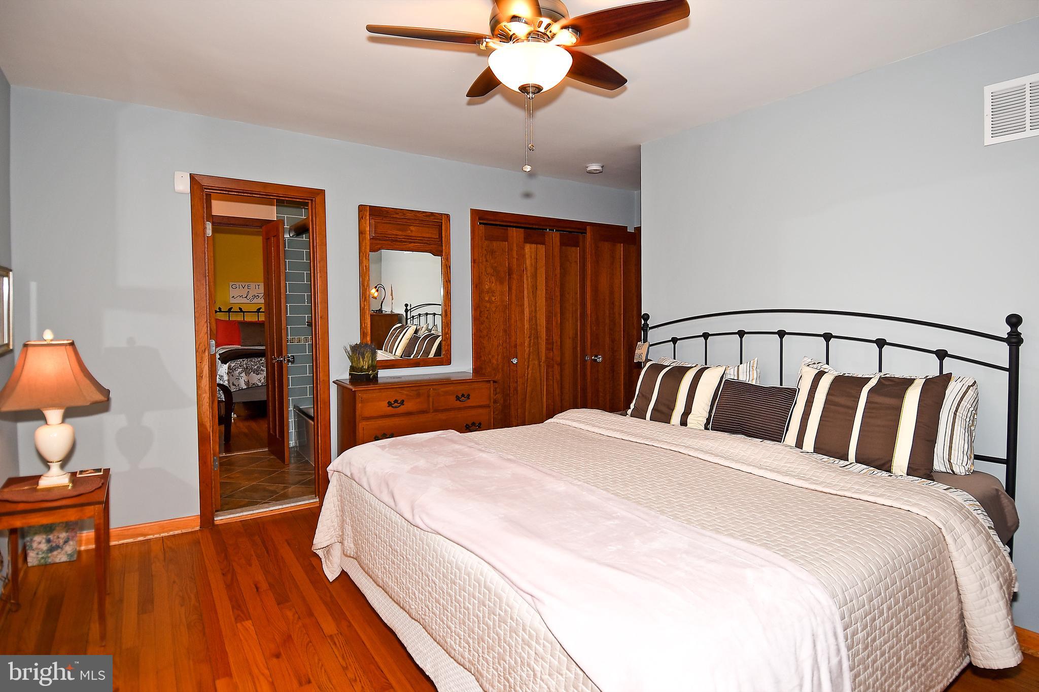 GOLF CLUB MANOR - Residential