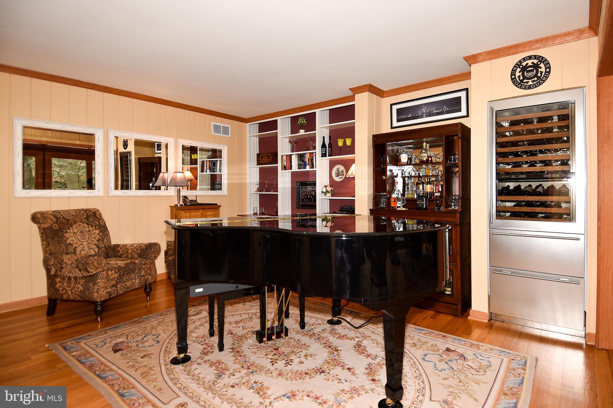 GOLF CLUB MANOR - Residential