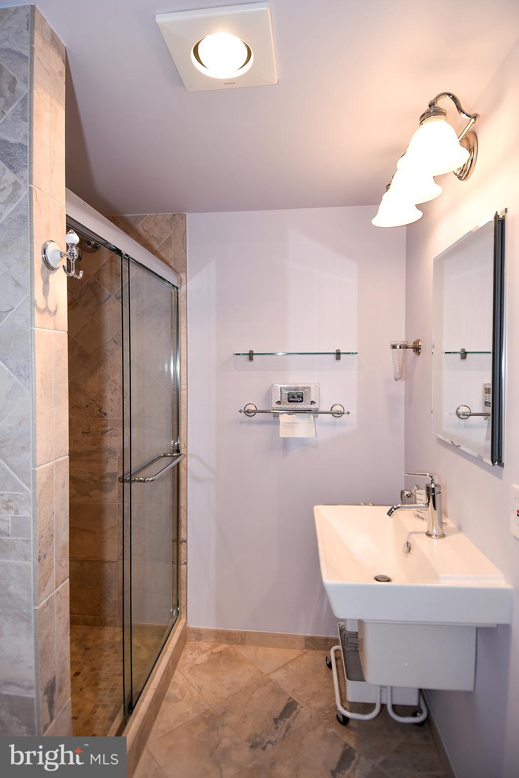 GOLF CLUB MANOR - Residential