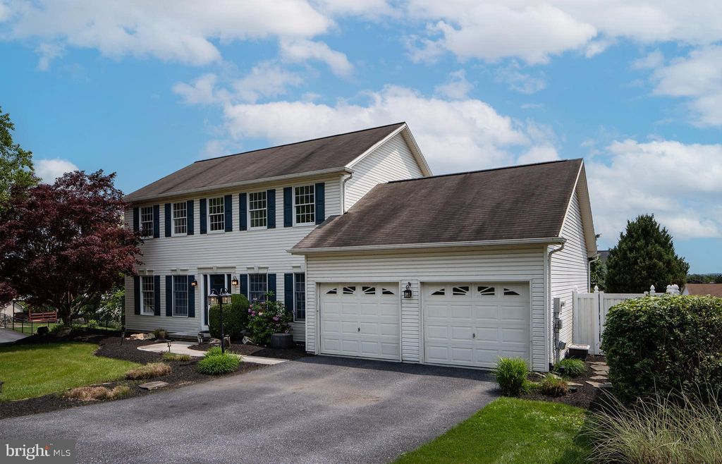 Photo of 2125 Chatham Way, HARRISBURG, PA 17110 (MLS # PADA2046426)