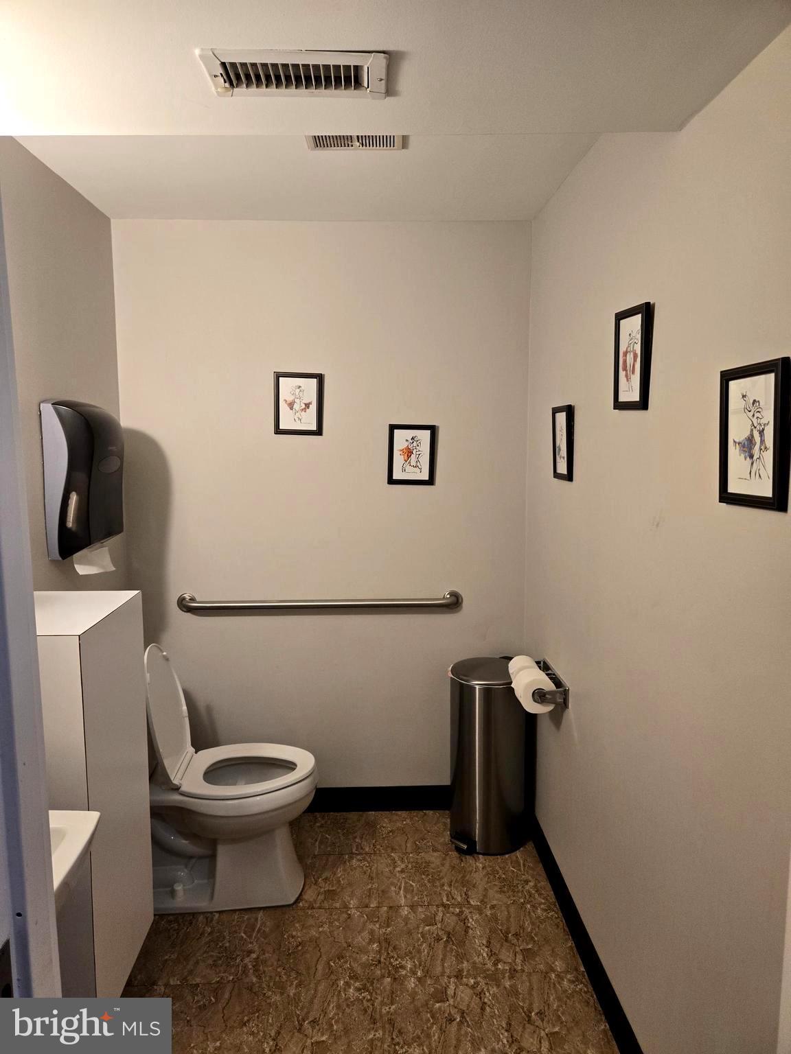 WASHINGTON PARK INDUSTRI - Commercial Lease