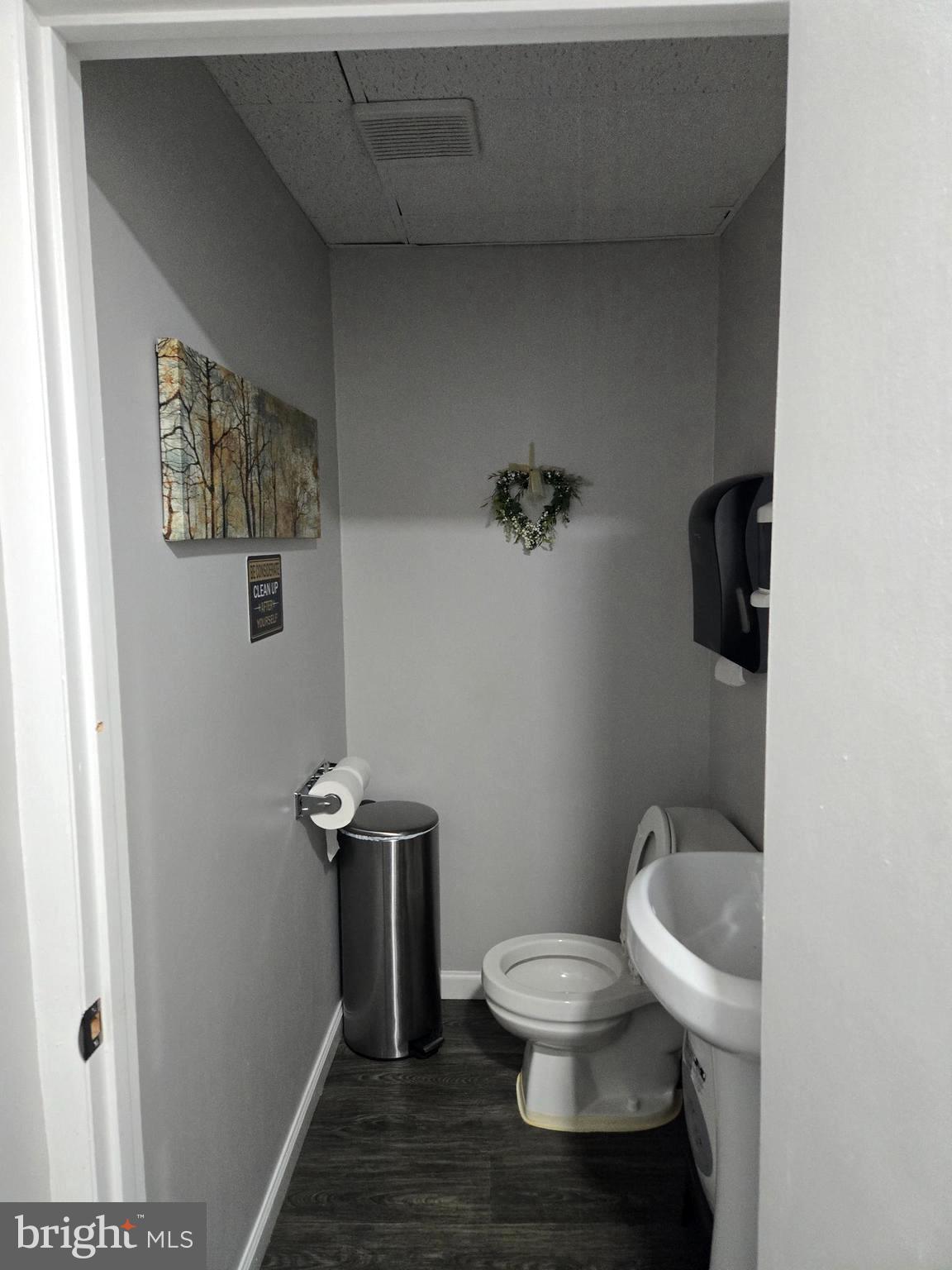 WASHINGTON PARK INDUSTRI - Commercial Lease