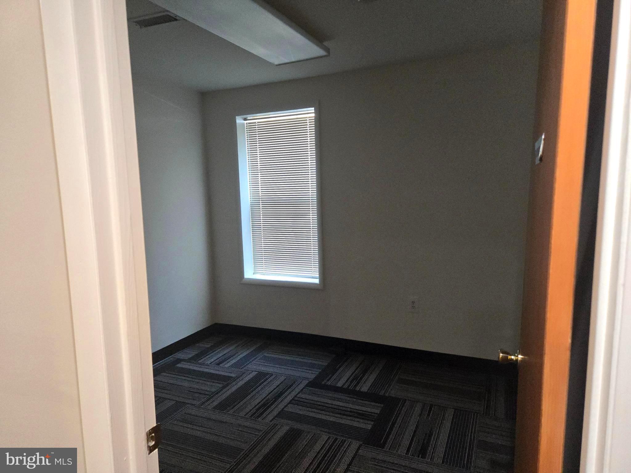 WASHINGTON PARK INDUSTRI - Commercial Lease