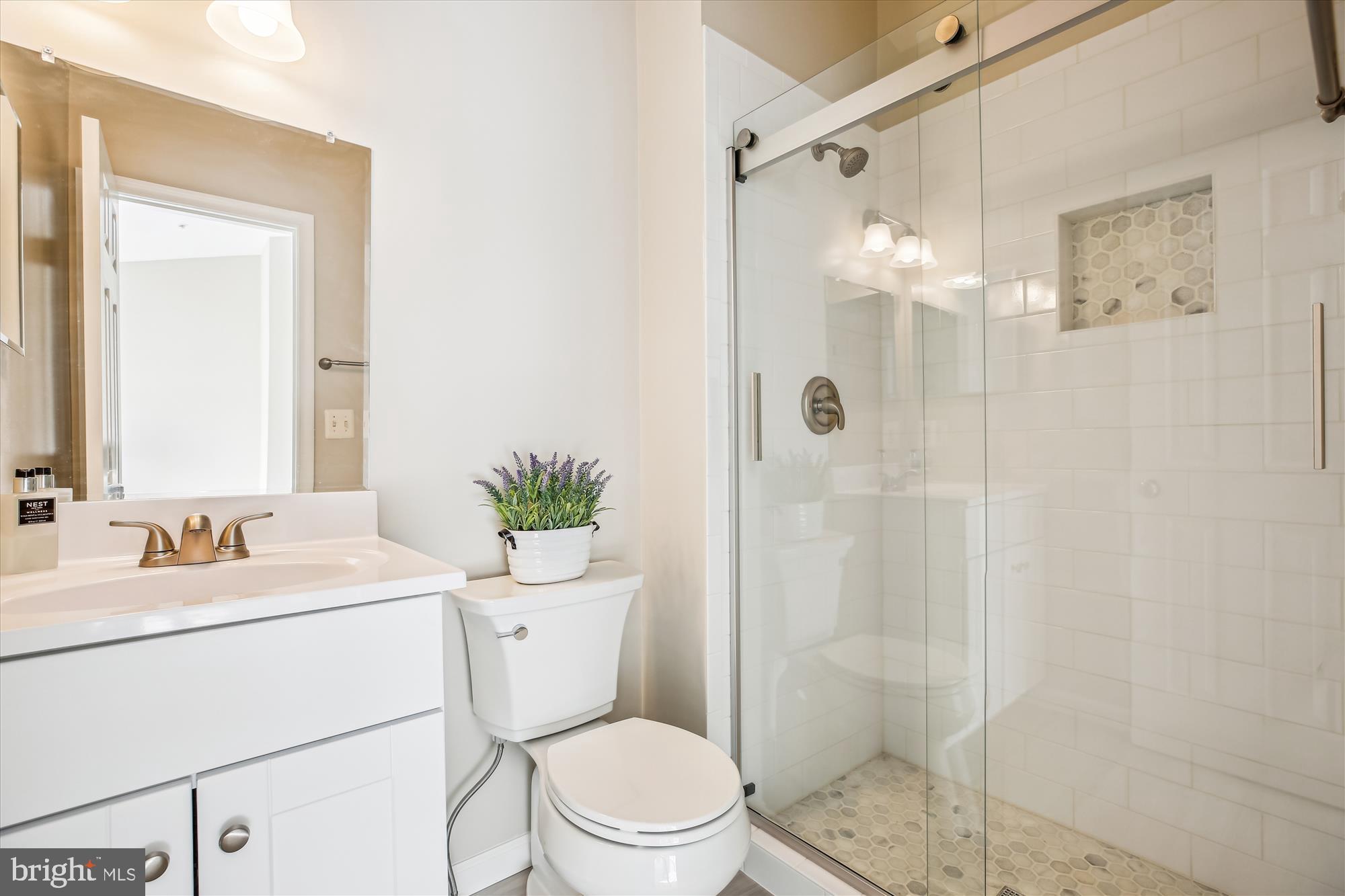 CLOVERLEAF CENTER - Residential