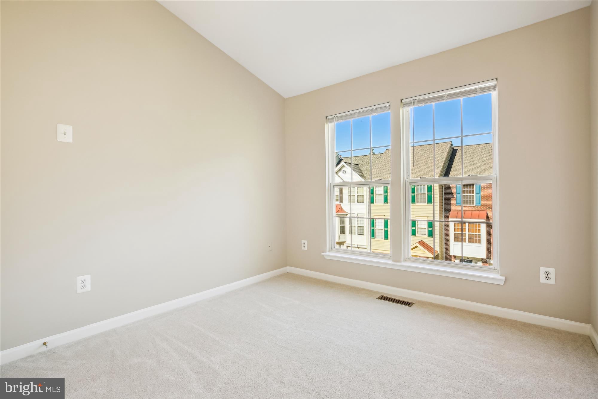 CLOVERLEAF CENTER - Residential