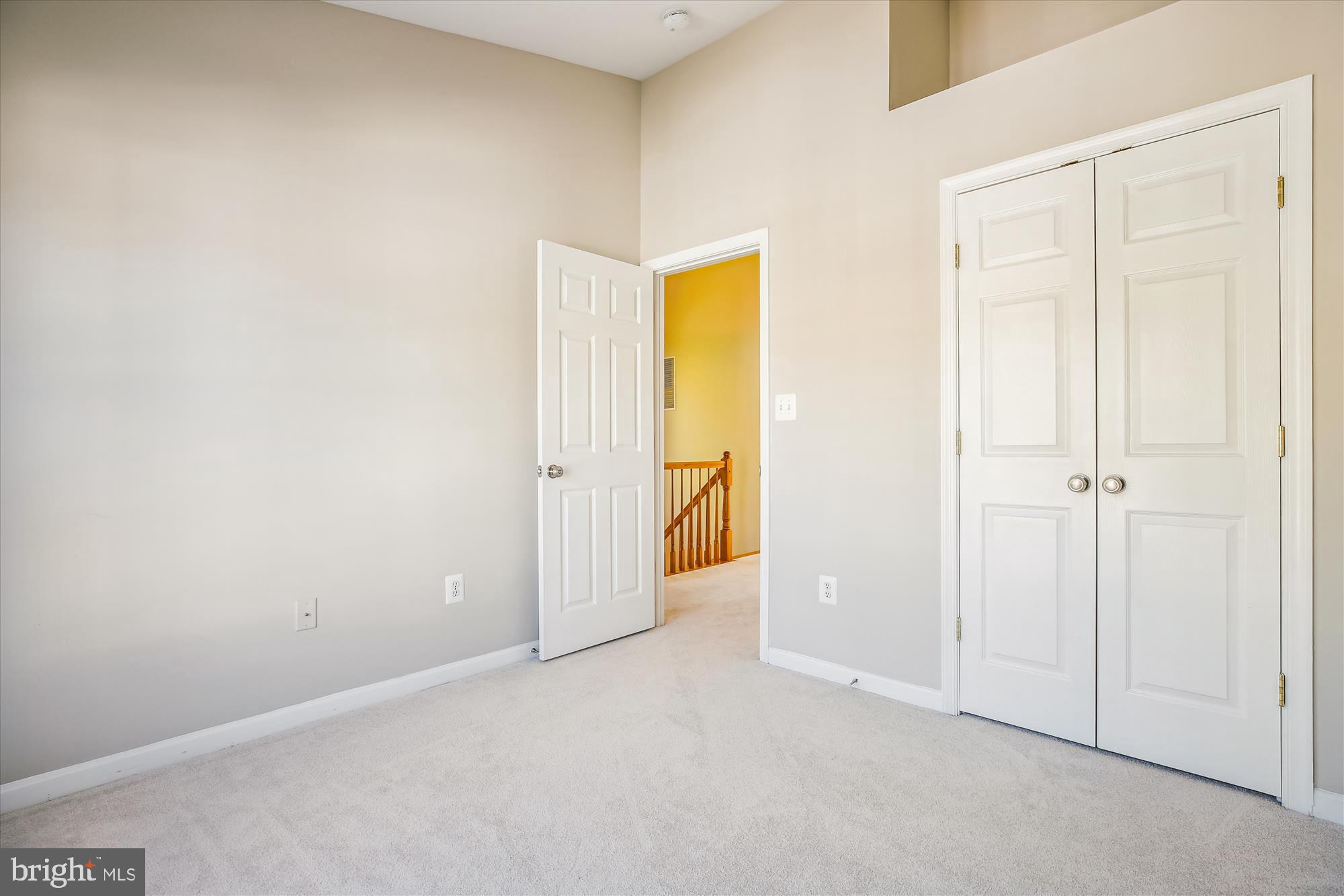 CLOVERLEAF CENTER - Residential