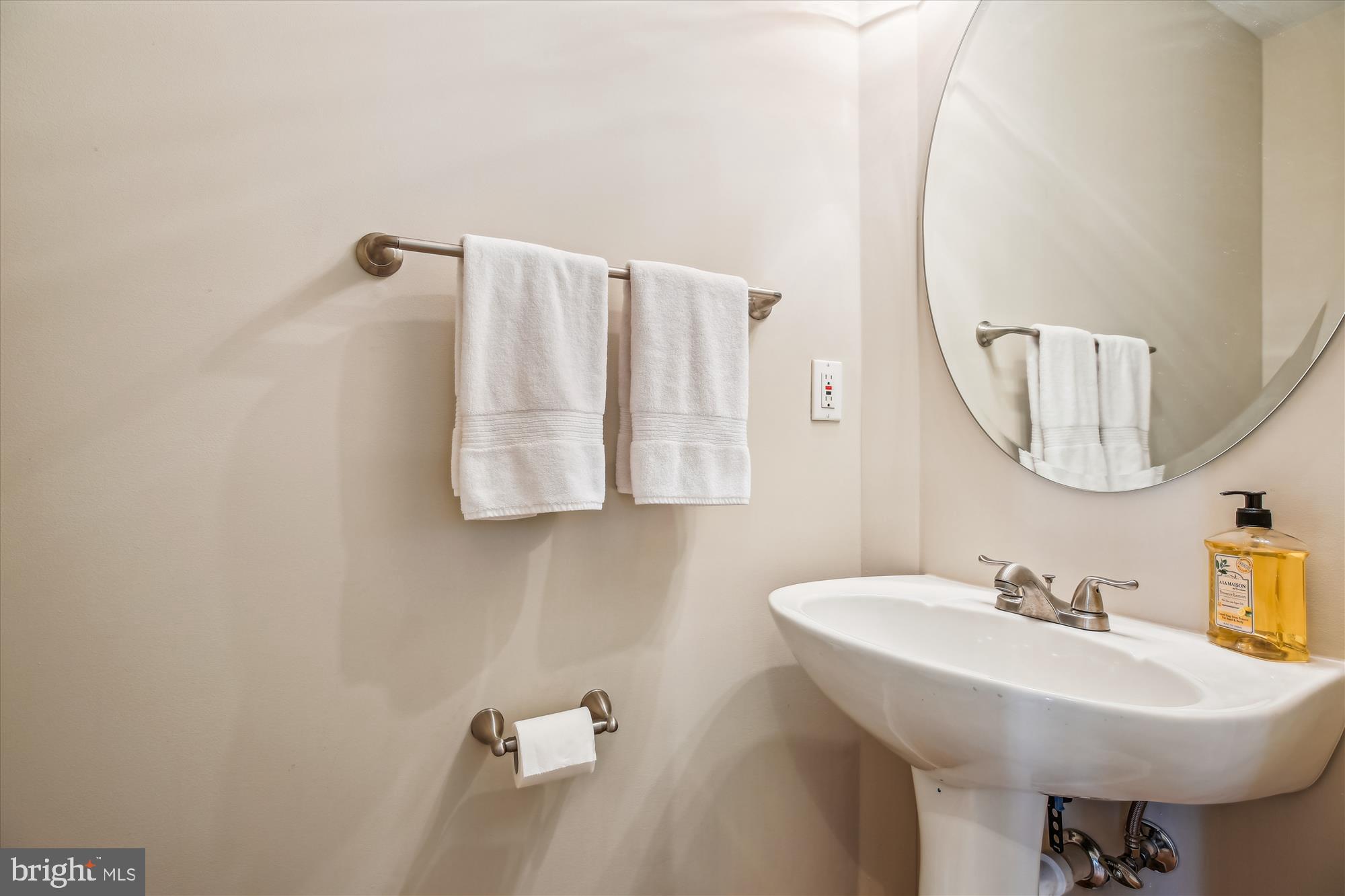 CLOVERLEAF CENTER - Residential