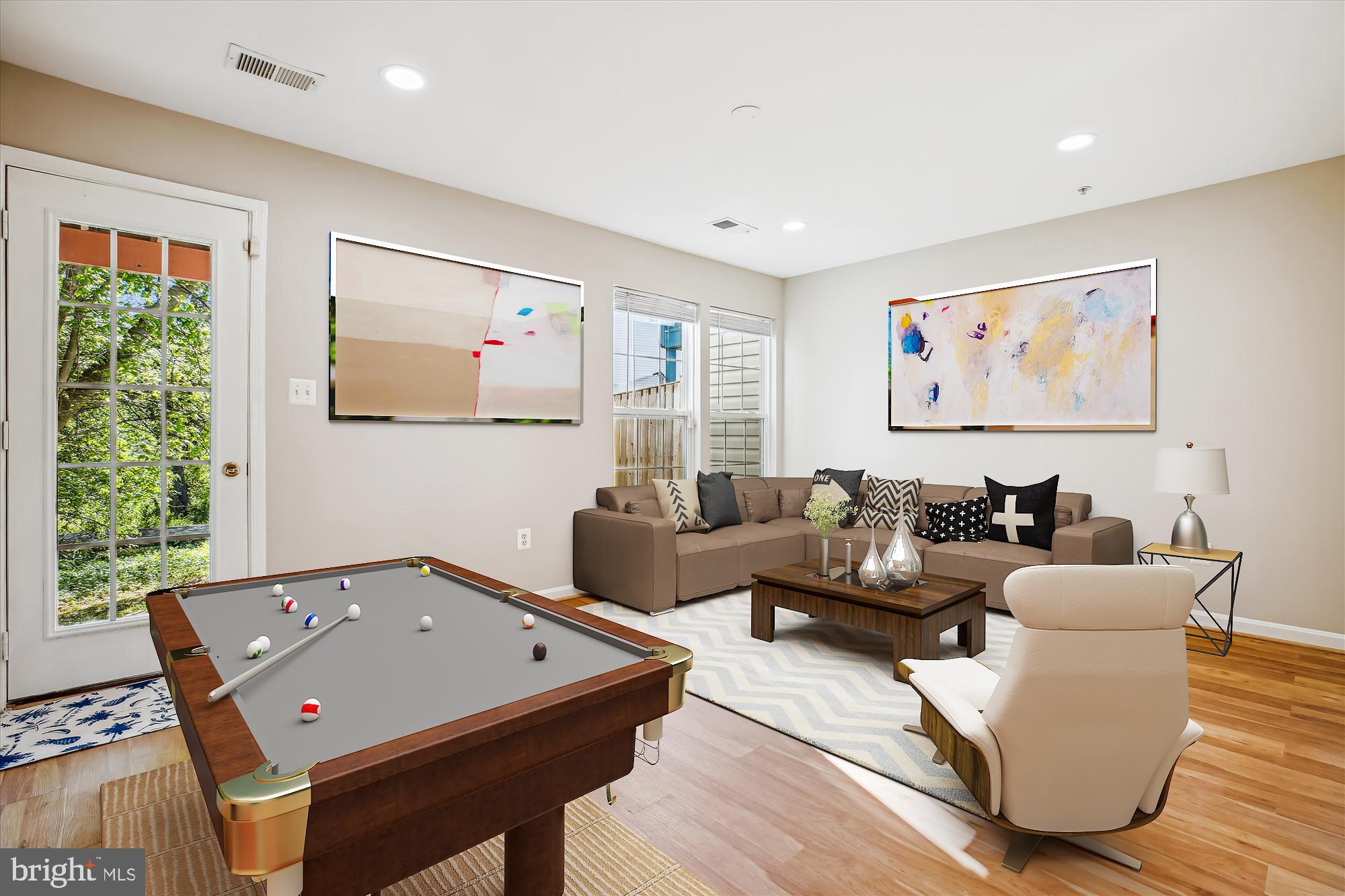 CLOVERLEAF CENTER - Residential