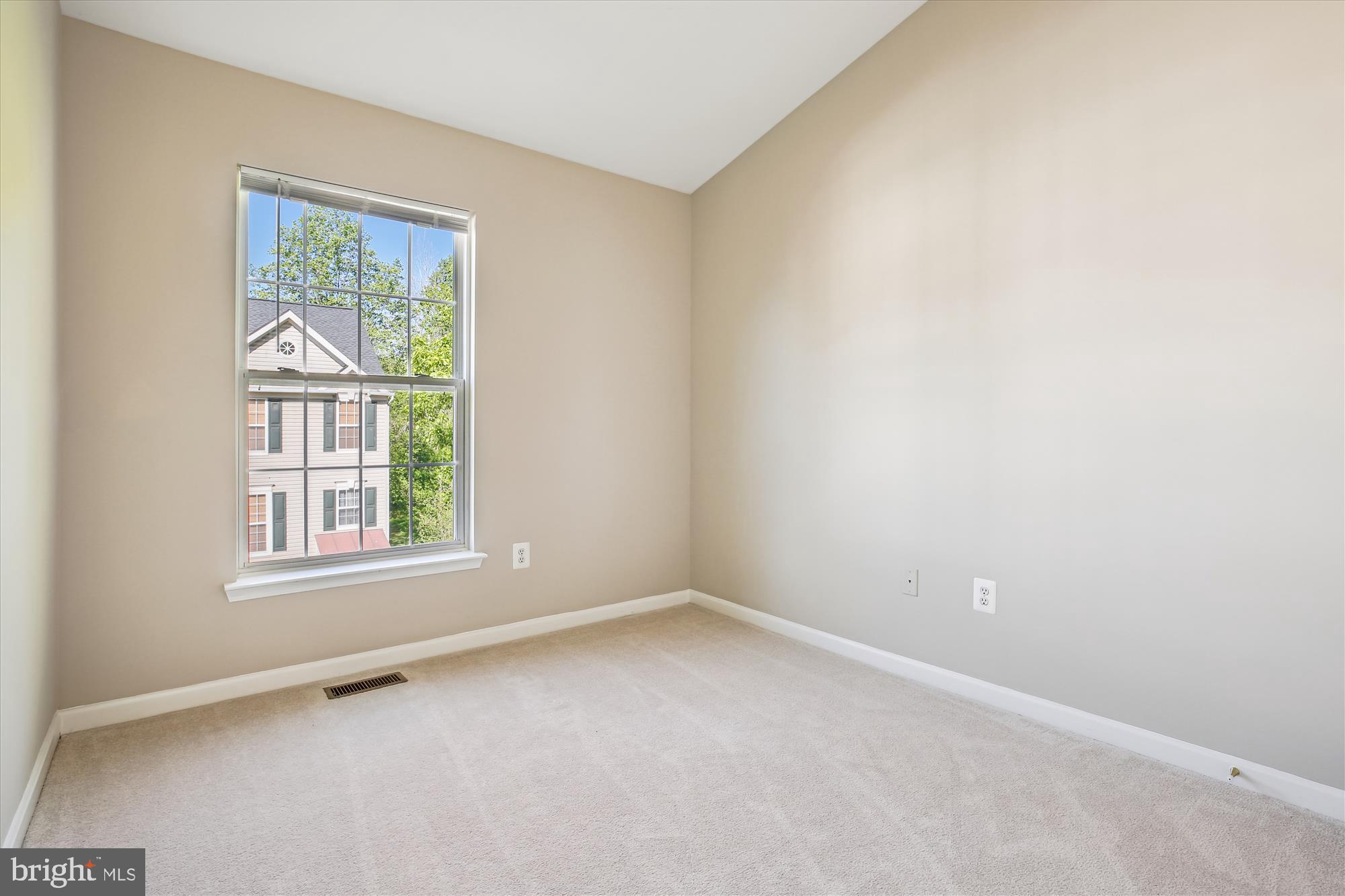 CLOVERLEAF CENTER - Residential