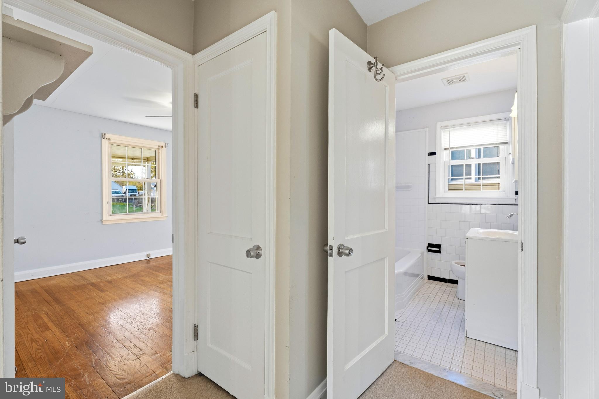 HILLENDALE PARK - Residential