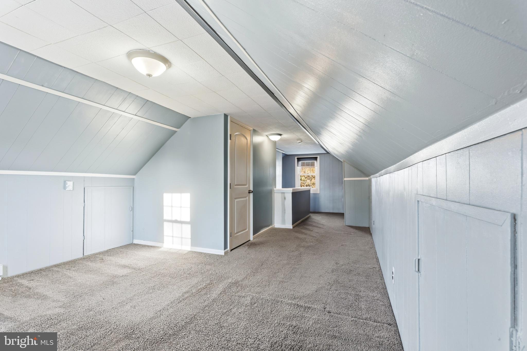 HILLENDALE PARK - Residential