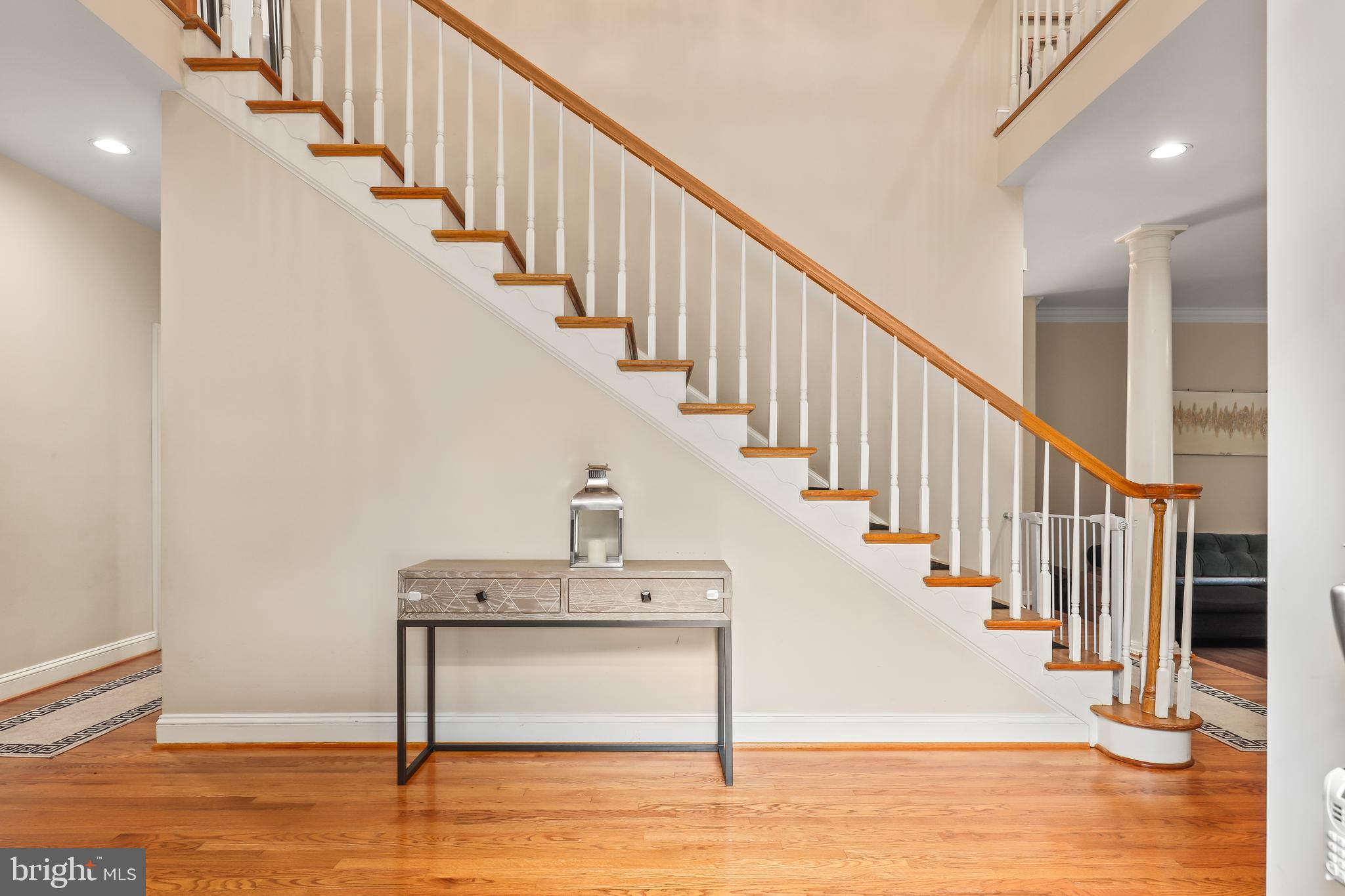 COUNTRY CLUB MANOR - Residential