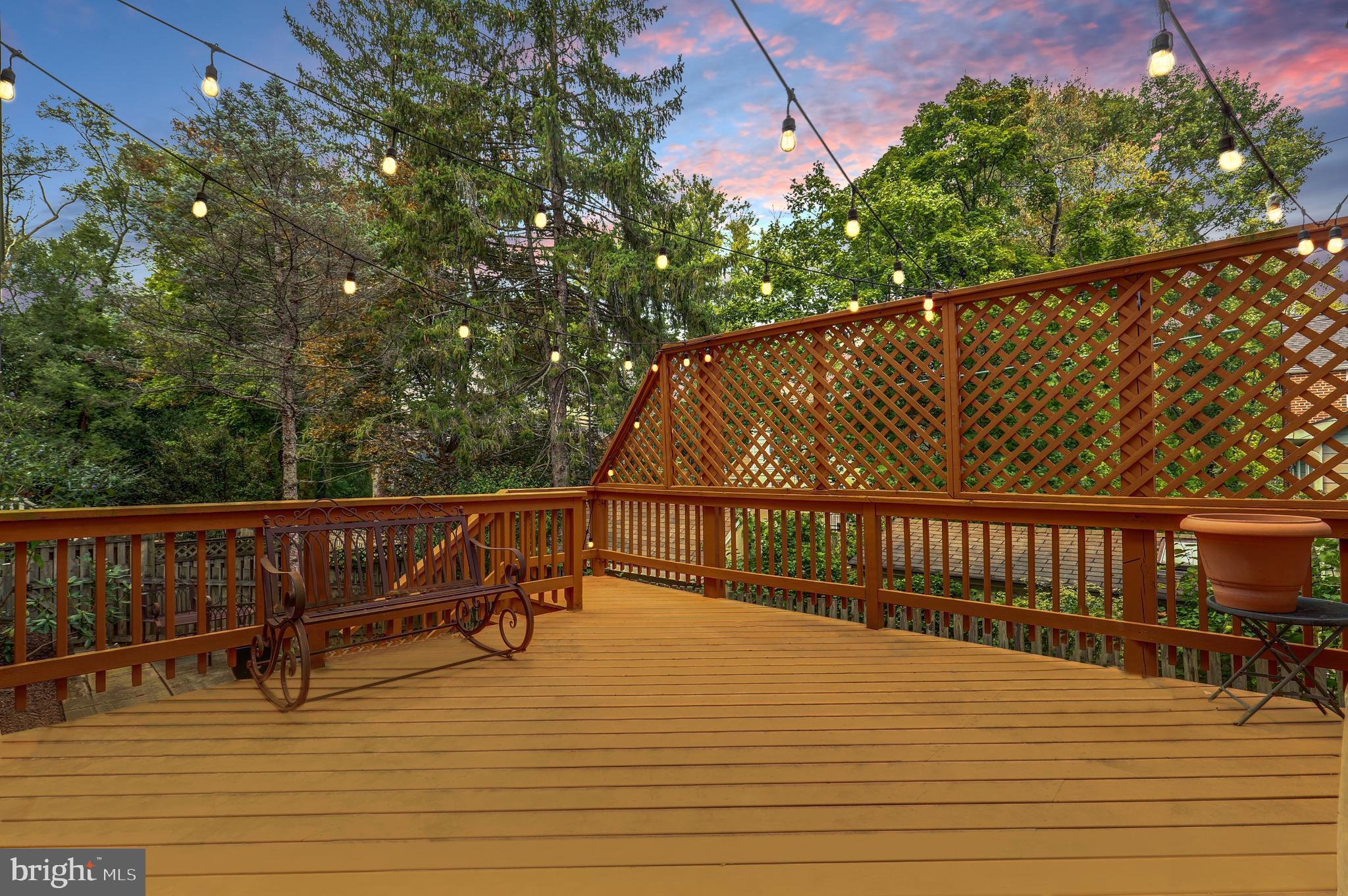 COUNTRY CLUB MANOR - Residential