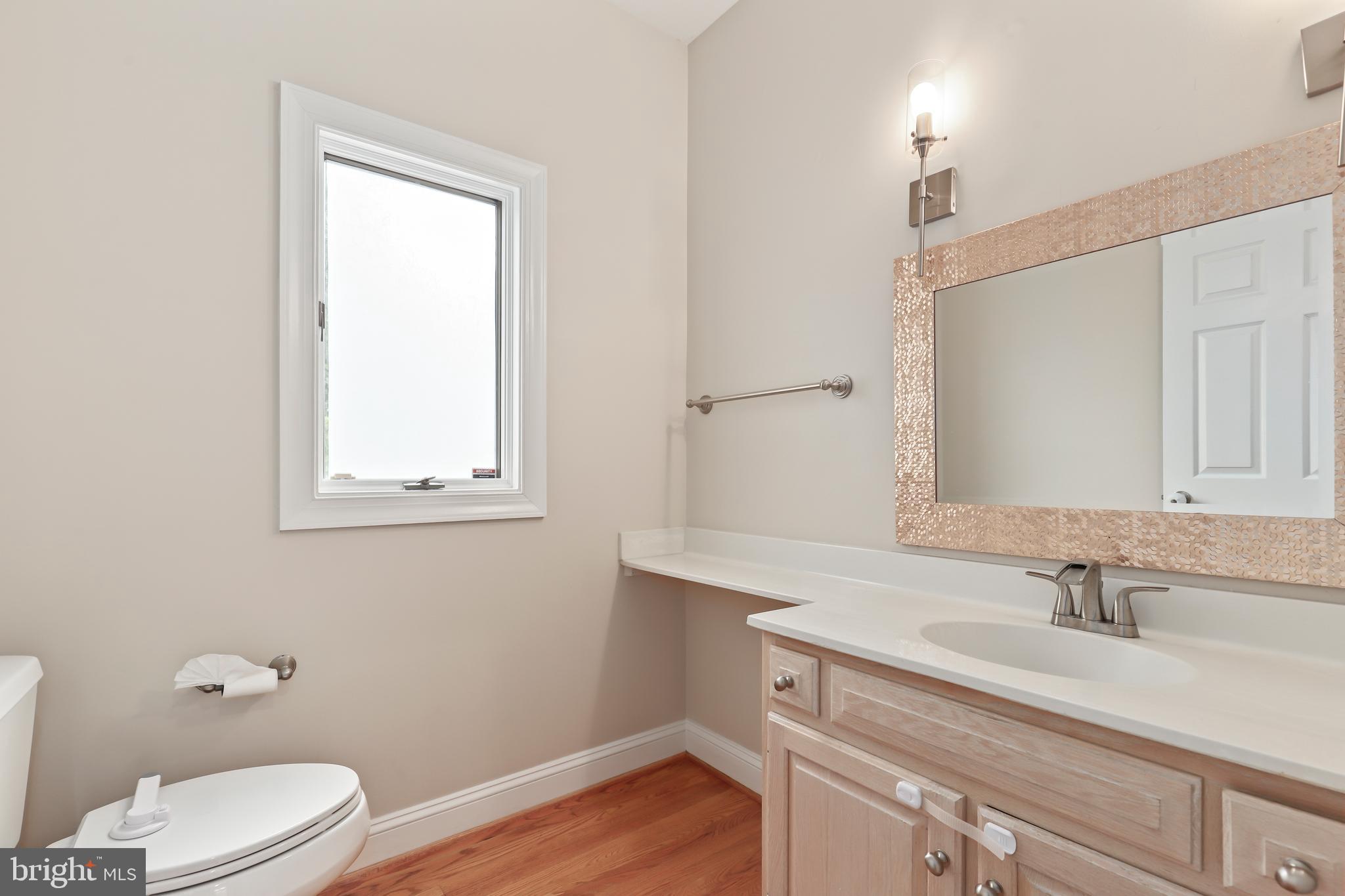 COUNTRY CLUB MANOR - Residential