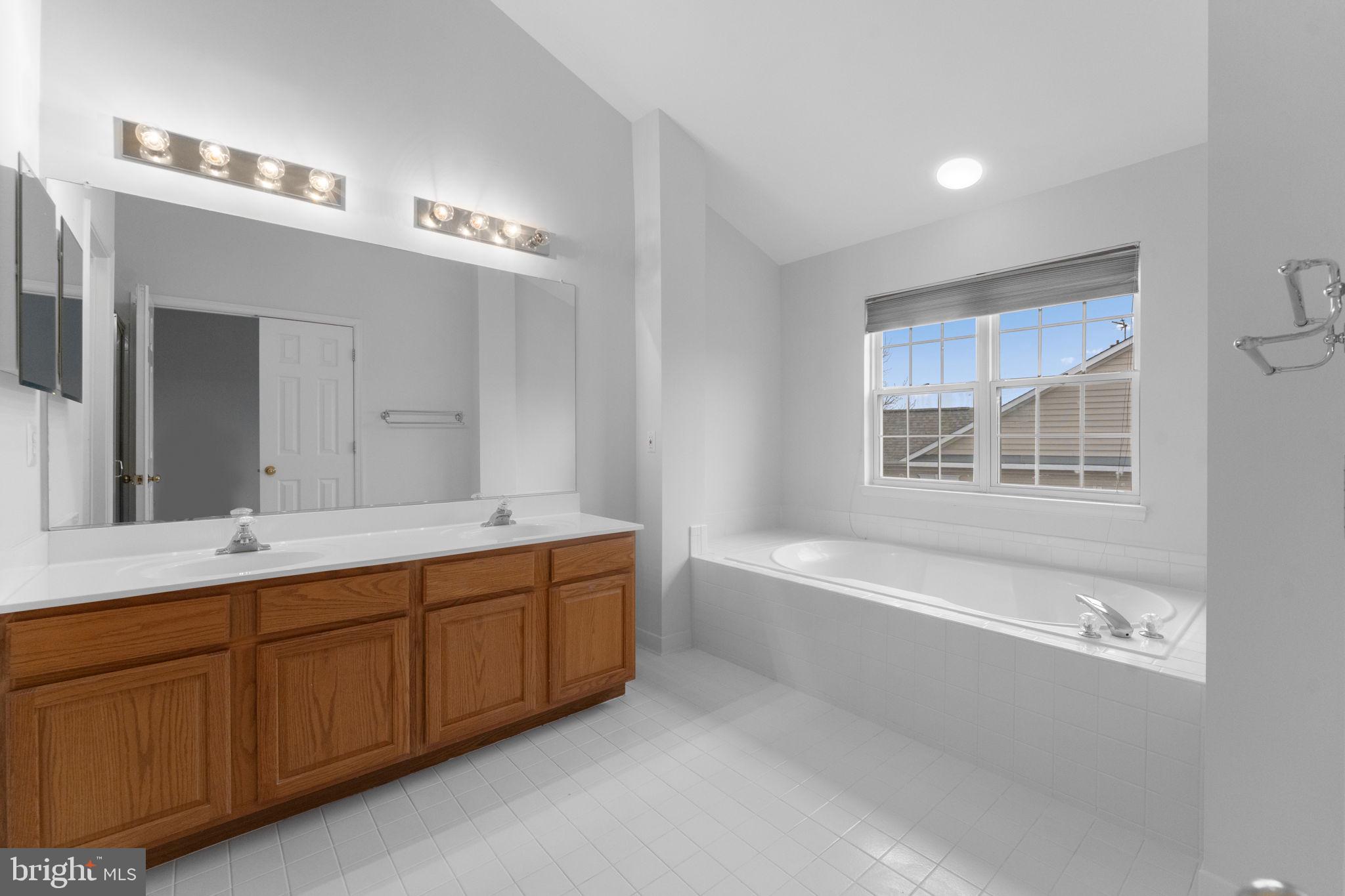 GREAT FALLS CHASE - Residential