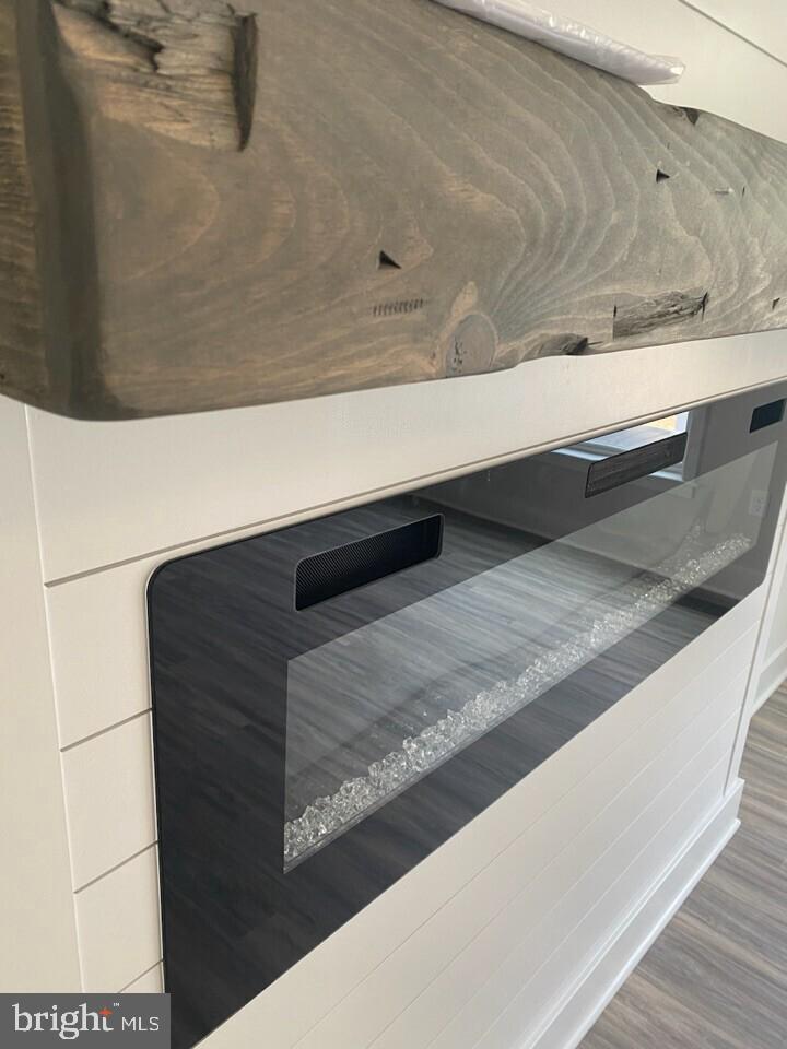 LAKE LAND OR - Residential