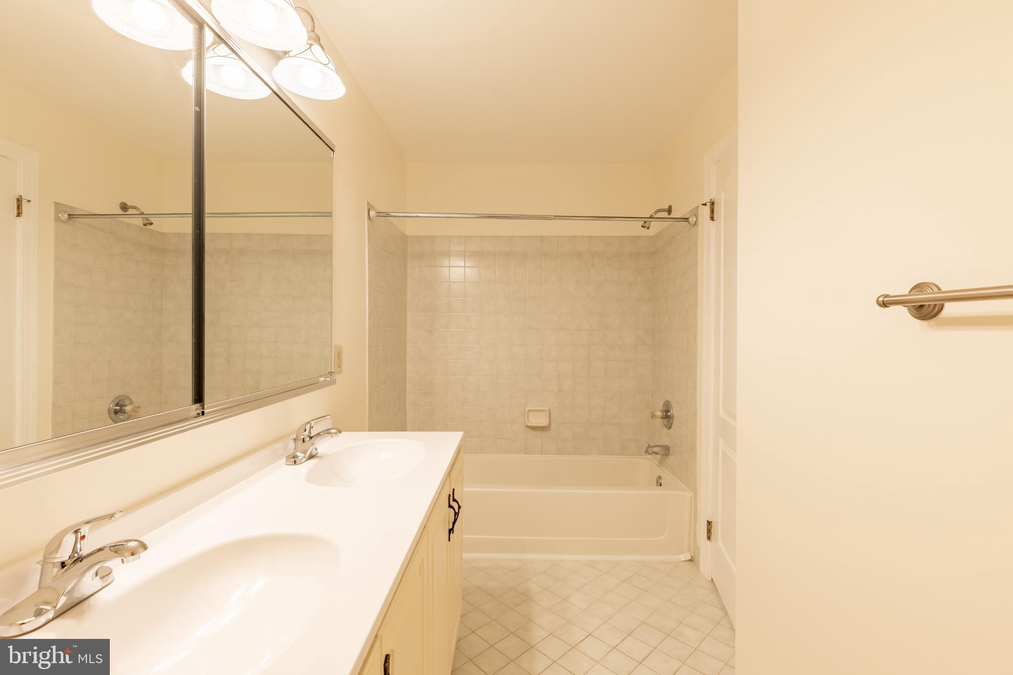 DAYLESFORD LAKE - Residential