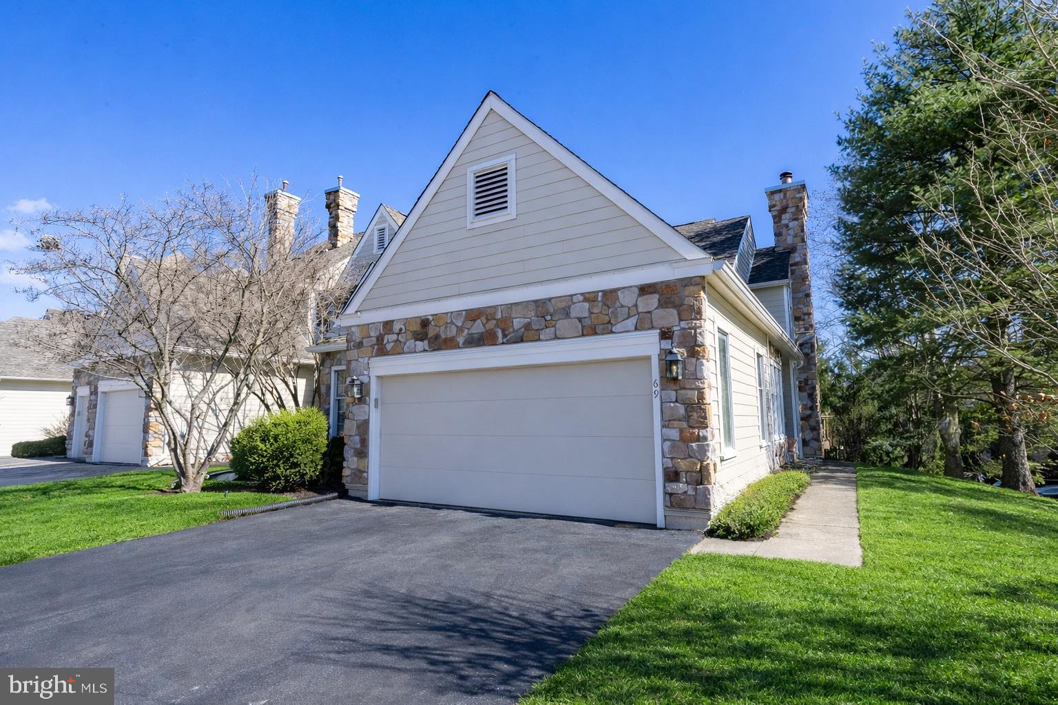 DAYLESFORD LAKE - Residential
