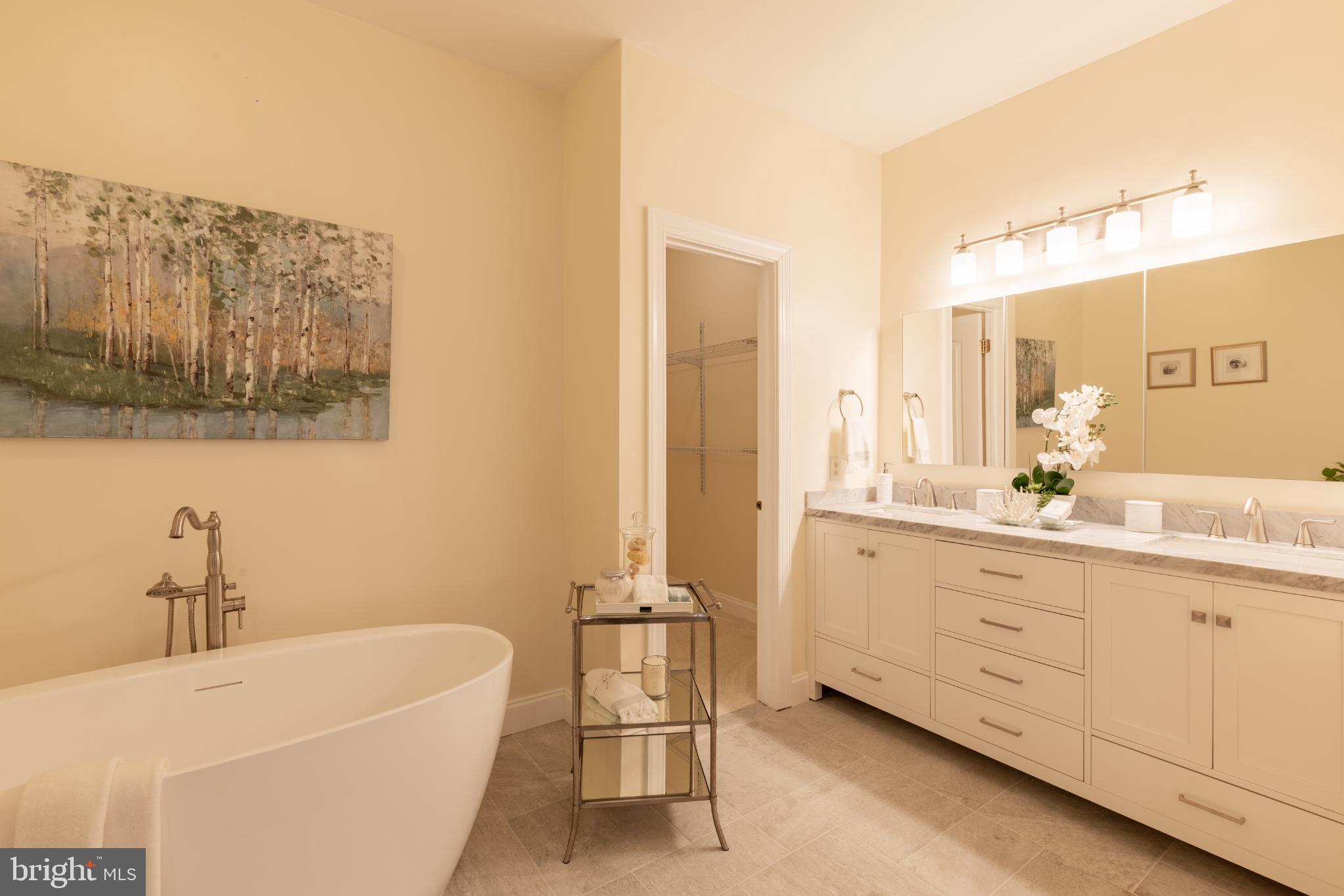 DAYLESFORD LAKE - Residential