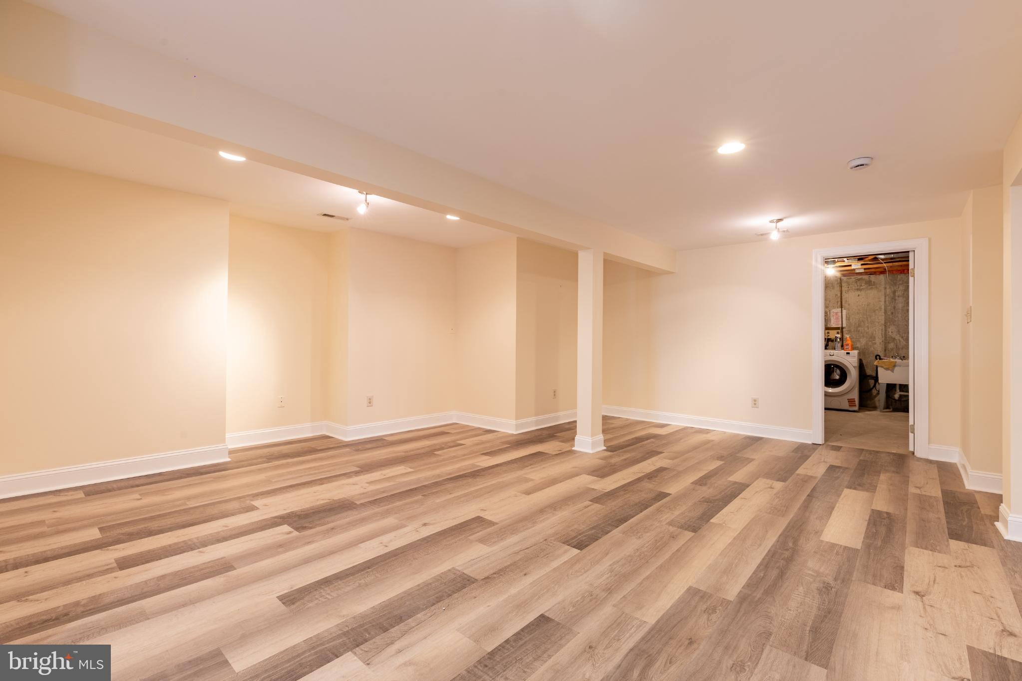 DAYLESFORD LAKE - Residential