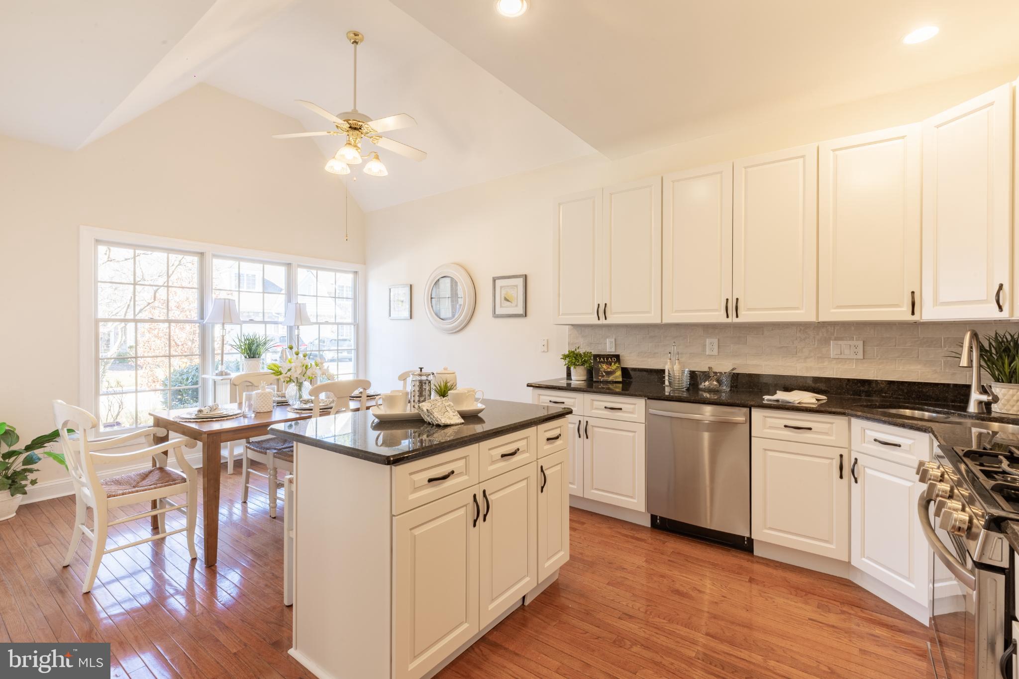 DAYLESFORD LAKE - Residential