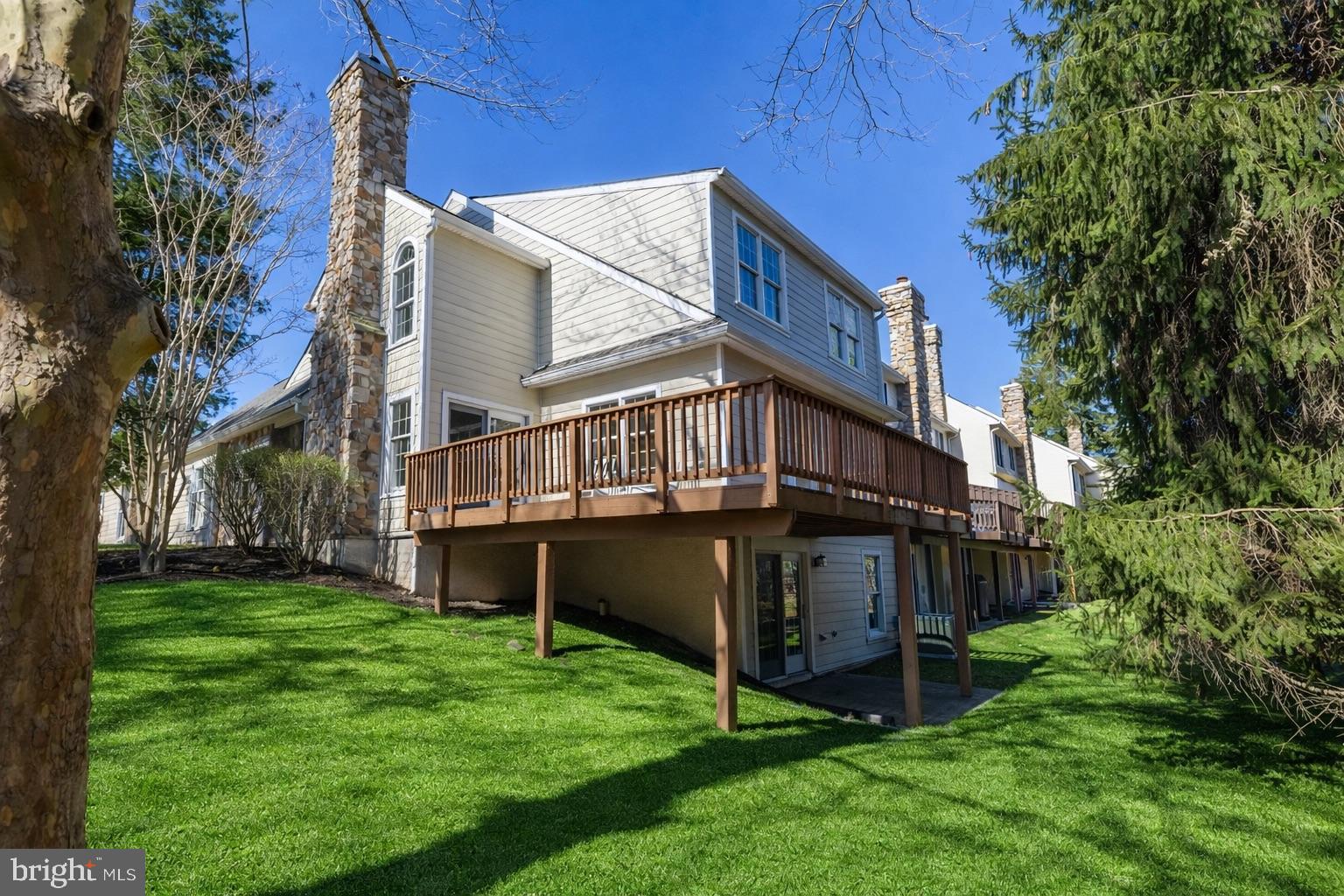 DAYLESFORD LAKE - Residential