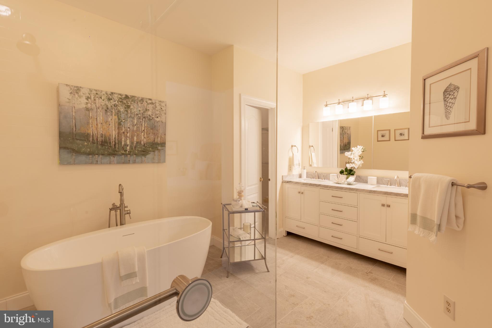 DAYLESFORD LAKE - Residential