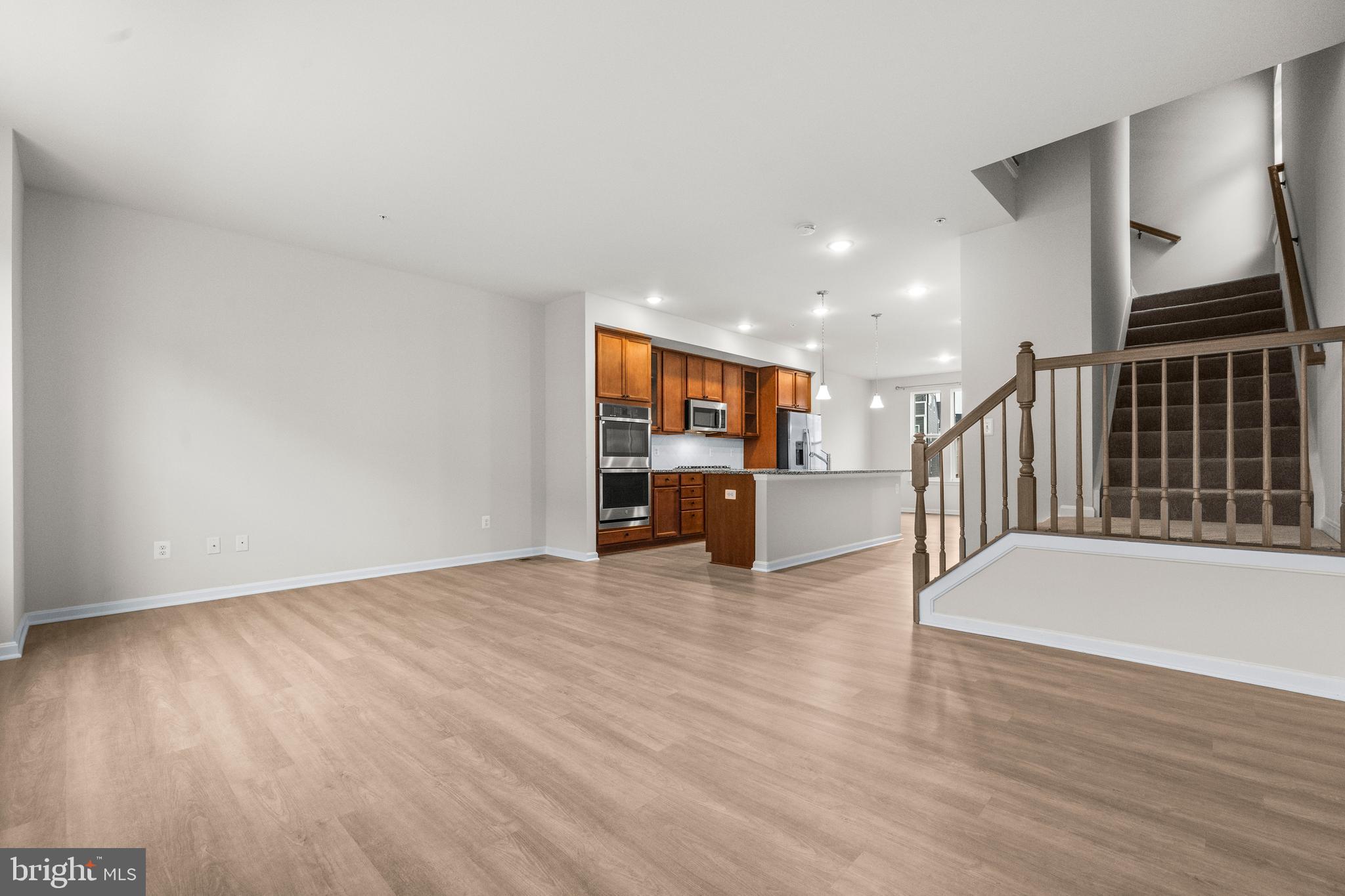 TOWNS AT MARKET COMMONS - Residential