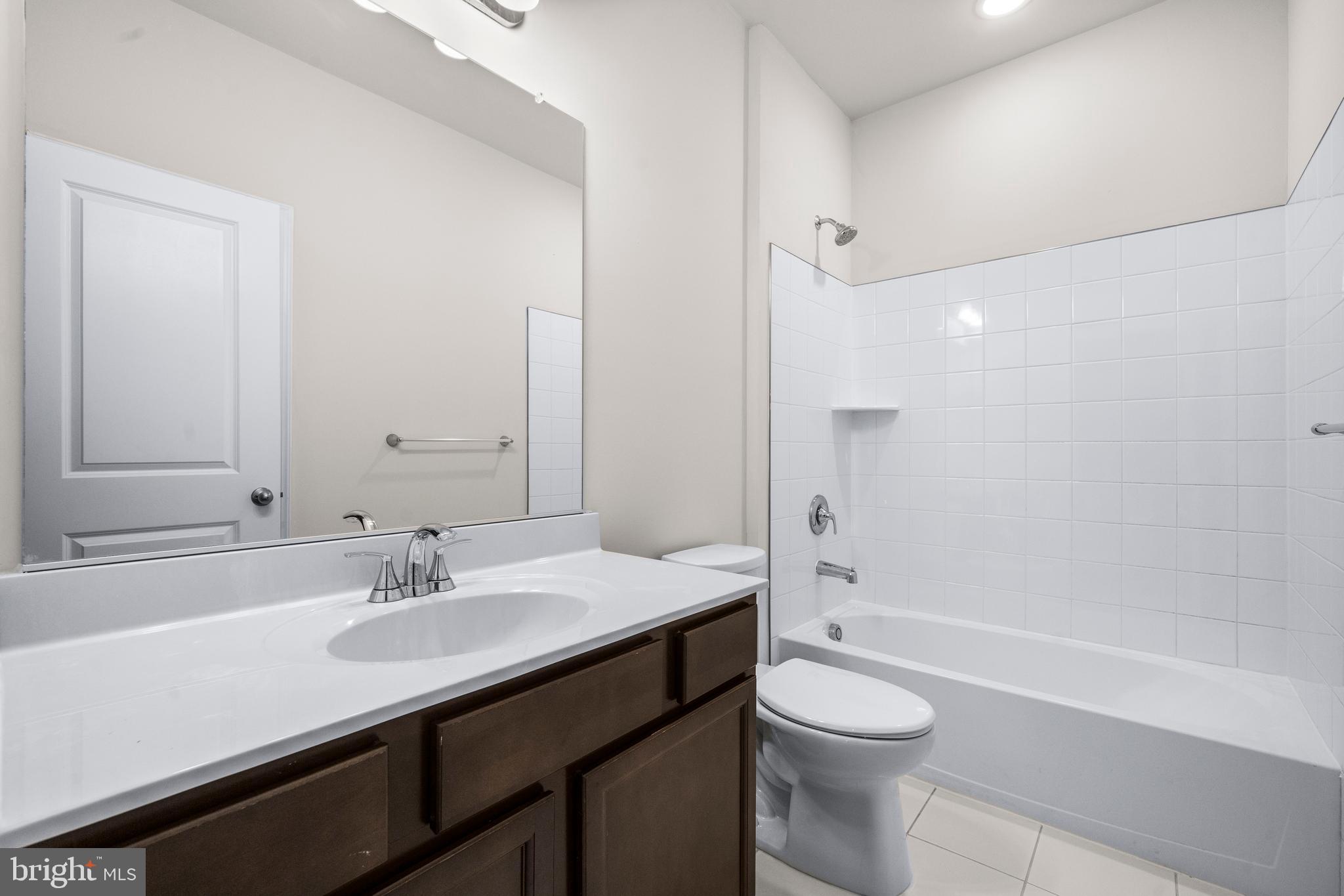 TOWNS AT MARKET COMMONS - Residential