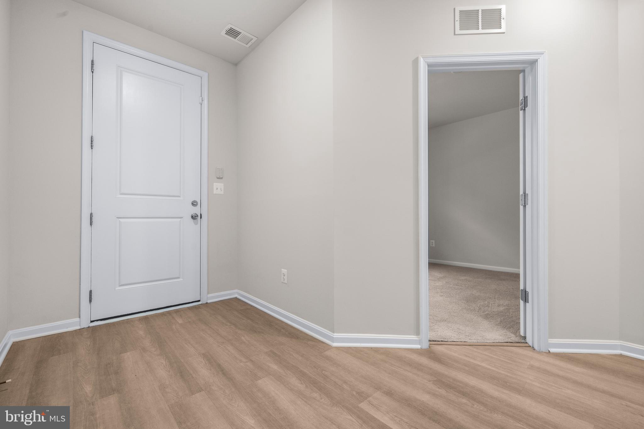 TOWNS AT MARKET COMMONS - Residential