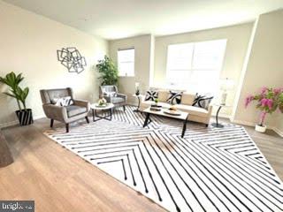 TOWNS AT MARKET COMMONS - Residential