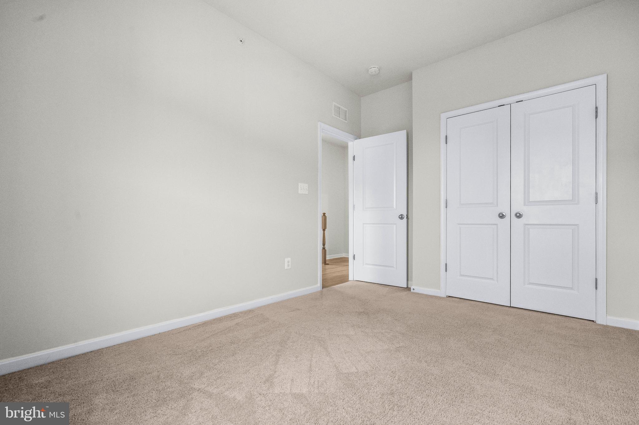 TOWNS AT MARKET COMMONS - Residential