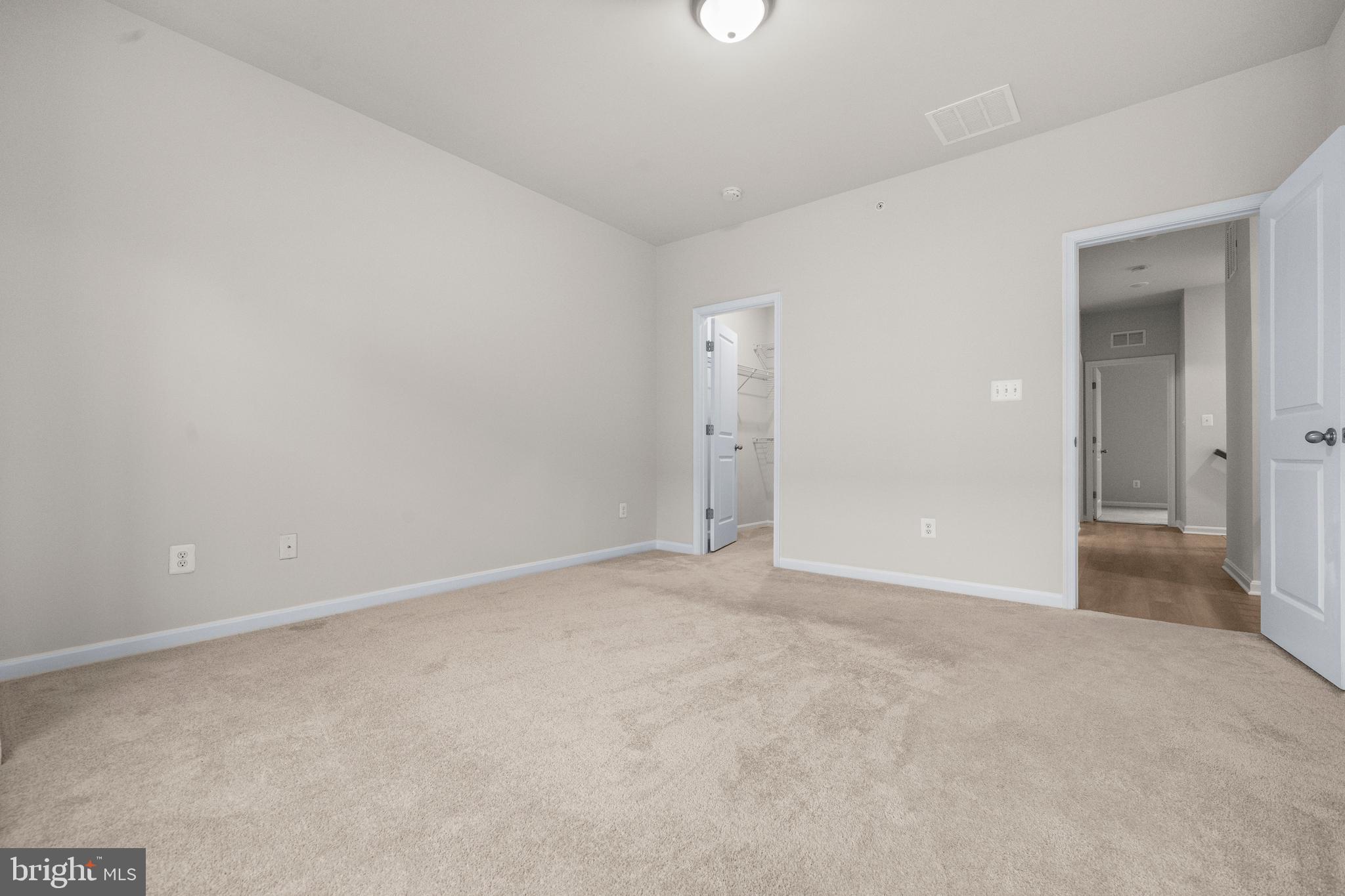 TOWNS AT MARKET COMMONS - Residential