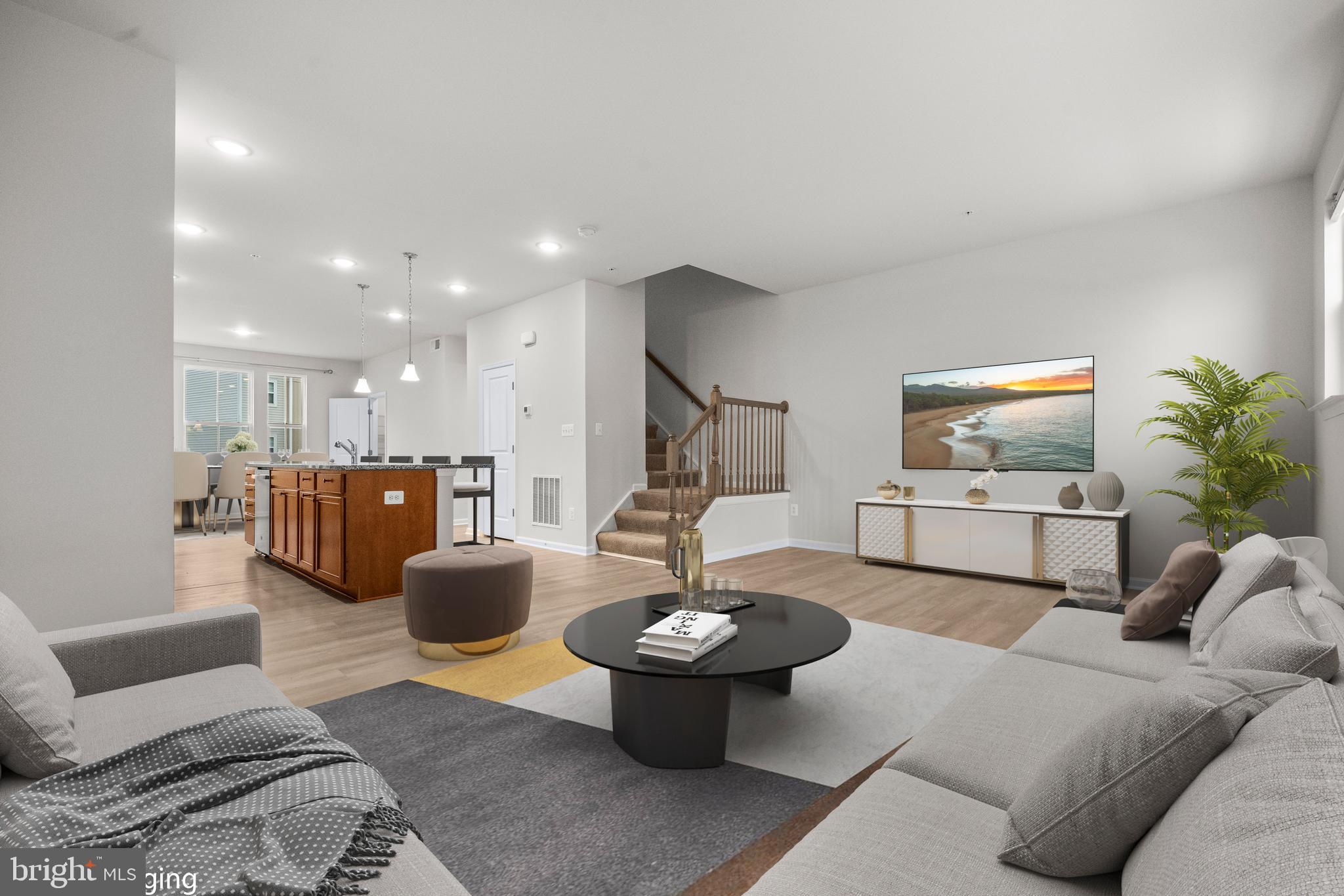 TOWNS AT MARKET COMMONS - Residential