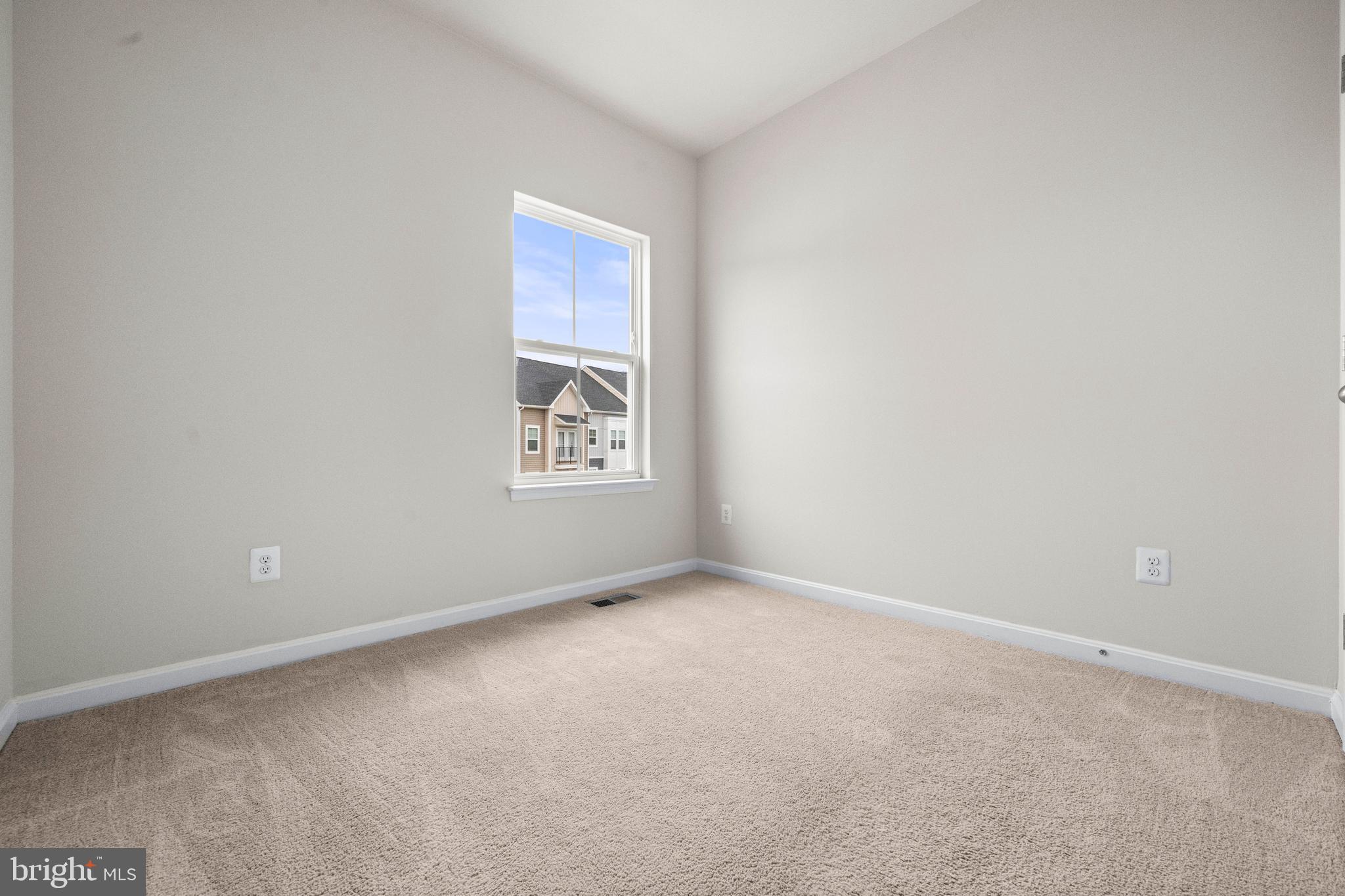 TOWNS AT MARKET COMMONS - Residential