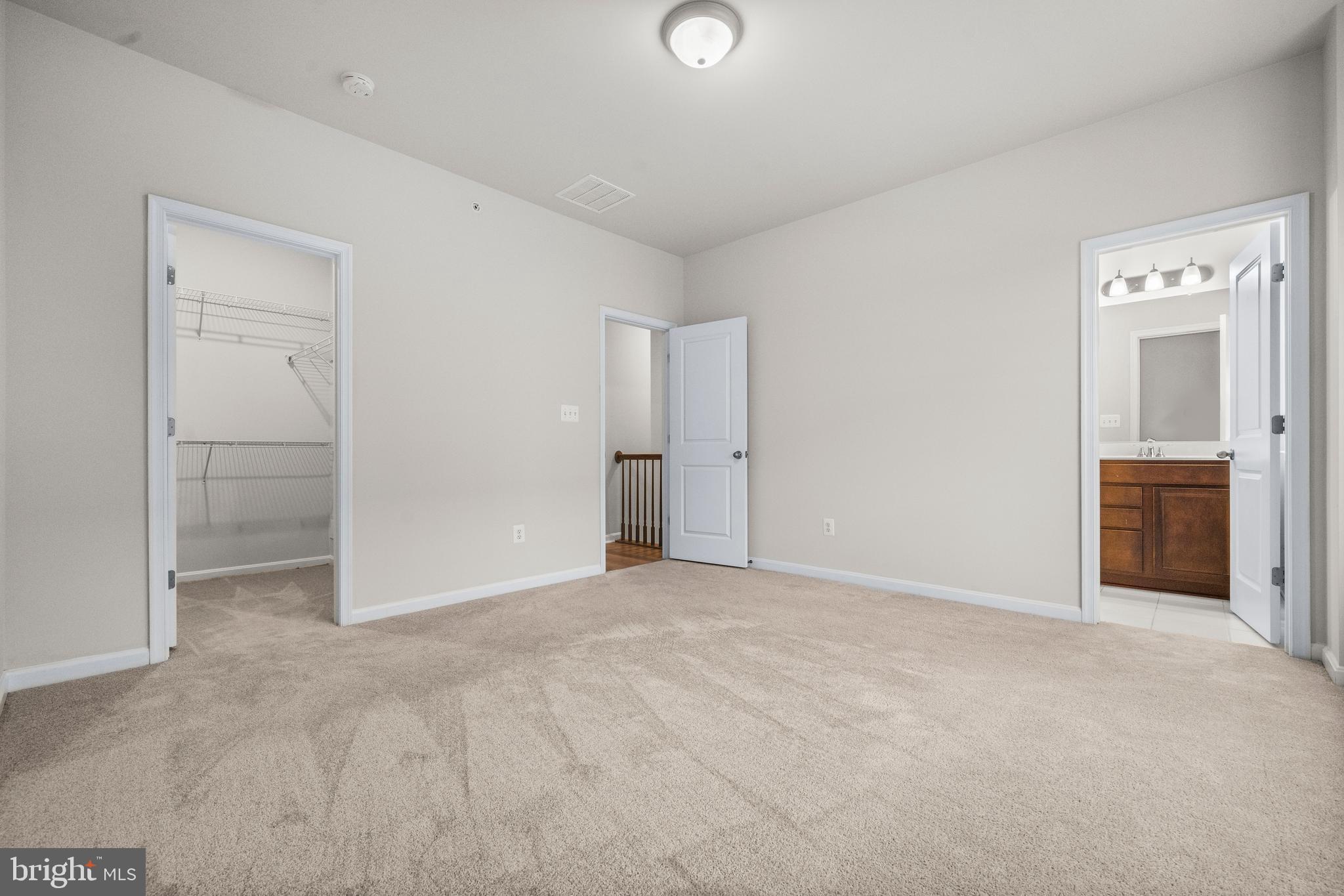 TOWNS AT MARKET COMMONS - Residential