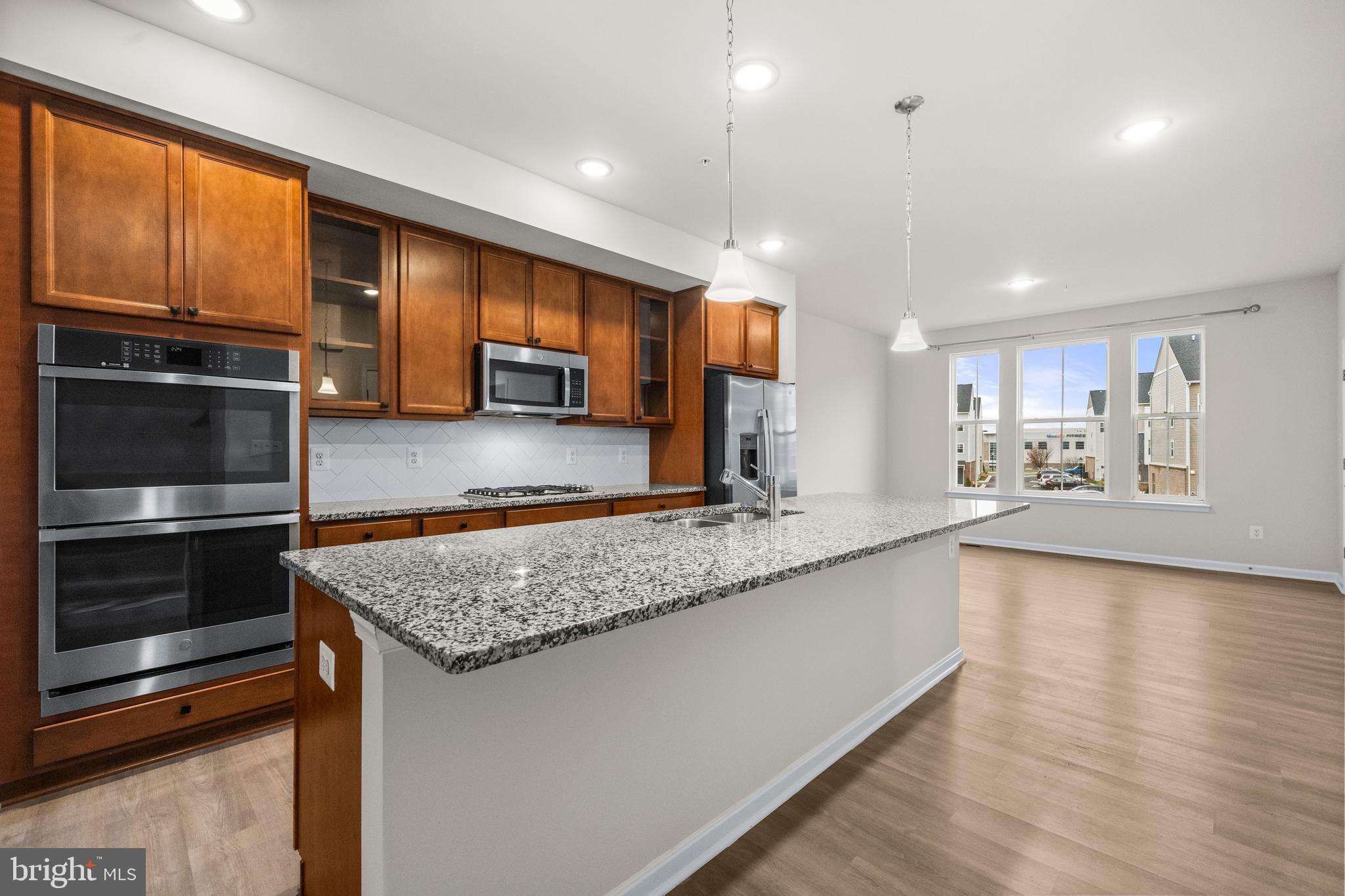 TOWNS AT MARKET COMMONS - Residential