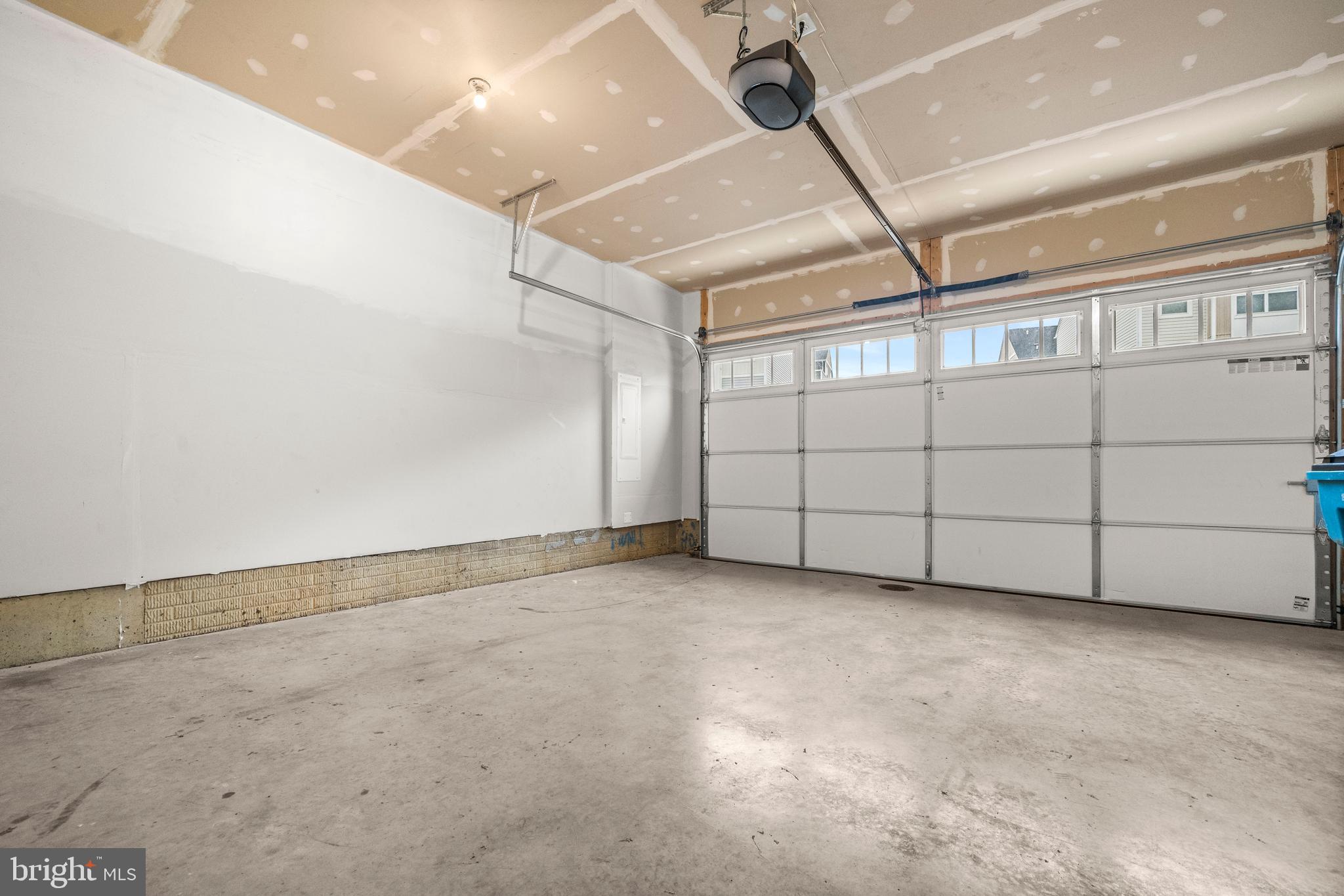 TOWNS AT MARKET COMMONS - Residential