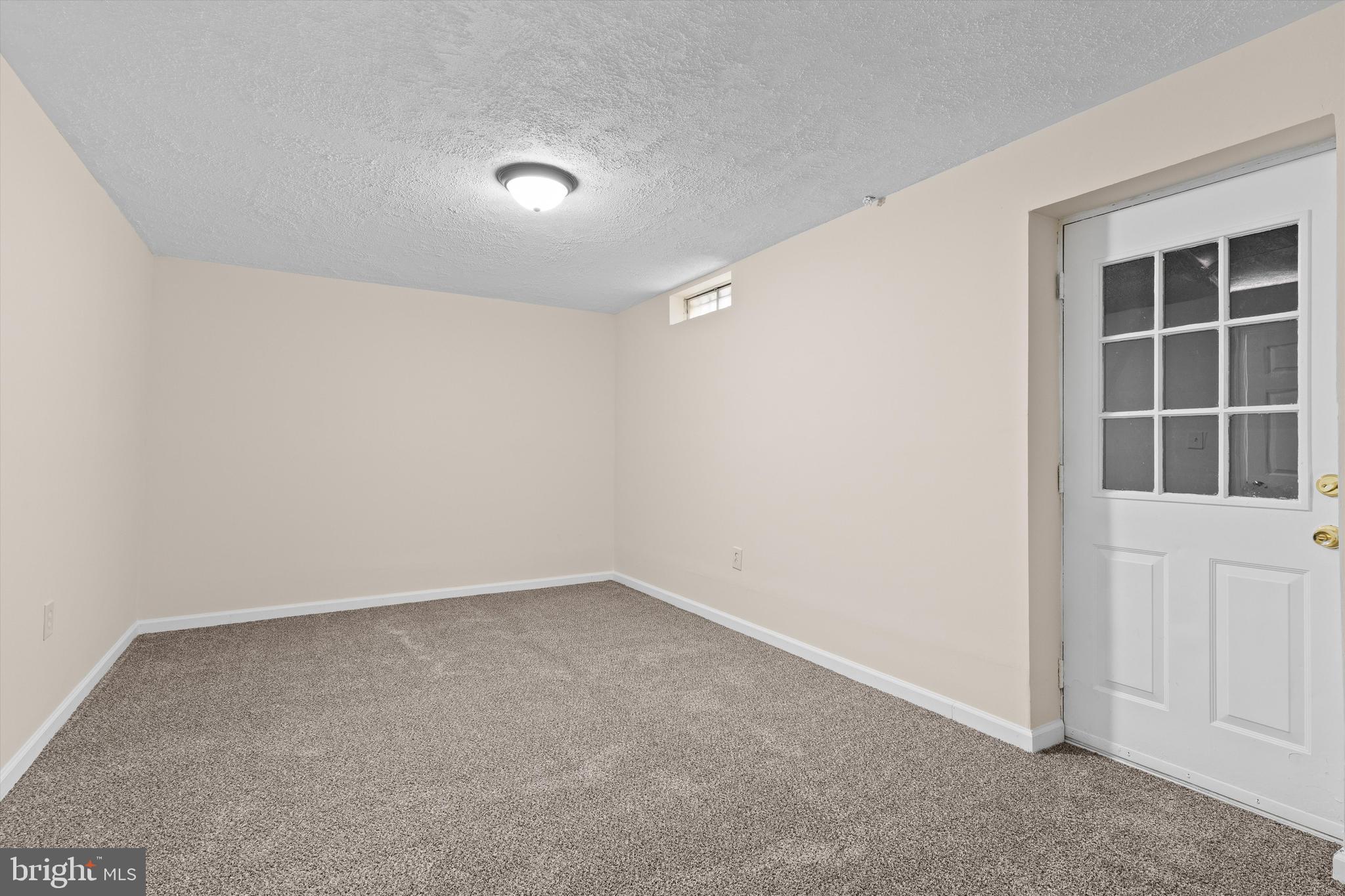 WESTHAMPTON TOWNHOUSES P - Residential