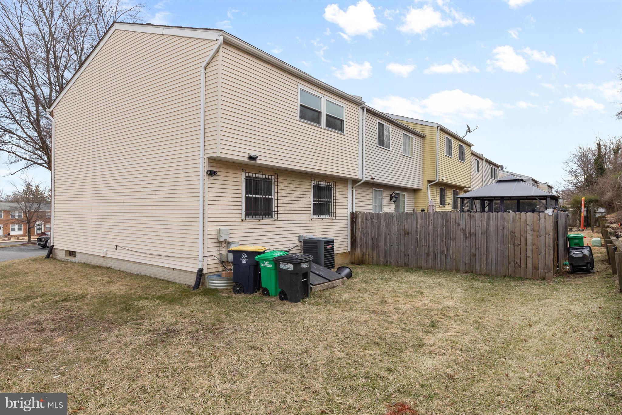 WESTHAMPTON TOWNHOUSES P - Residential